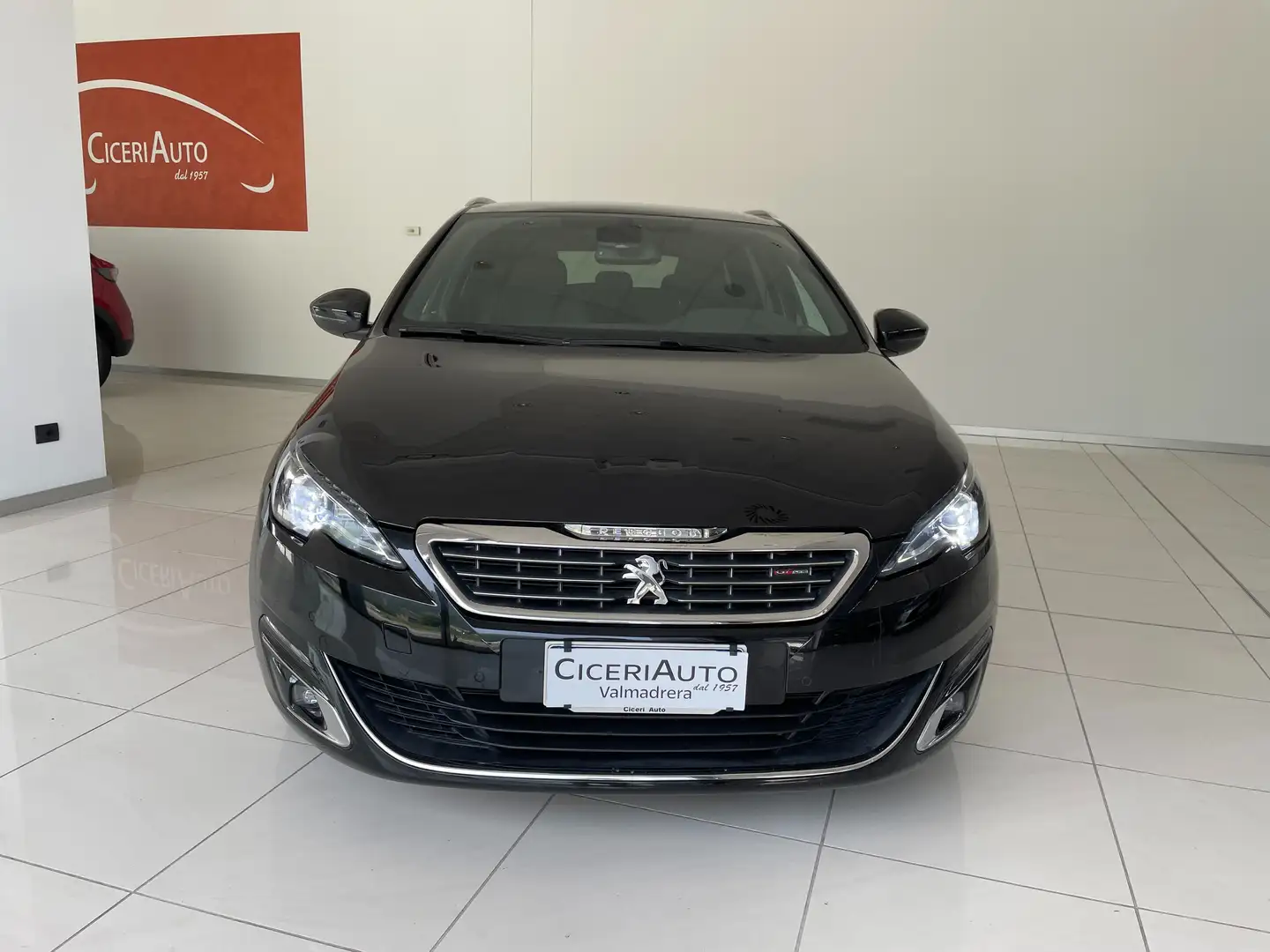 Peugeot 308 308 SW 1.6 bluehdi GT Line Automatica Nero - 2