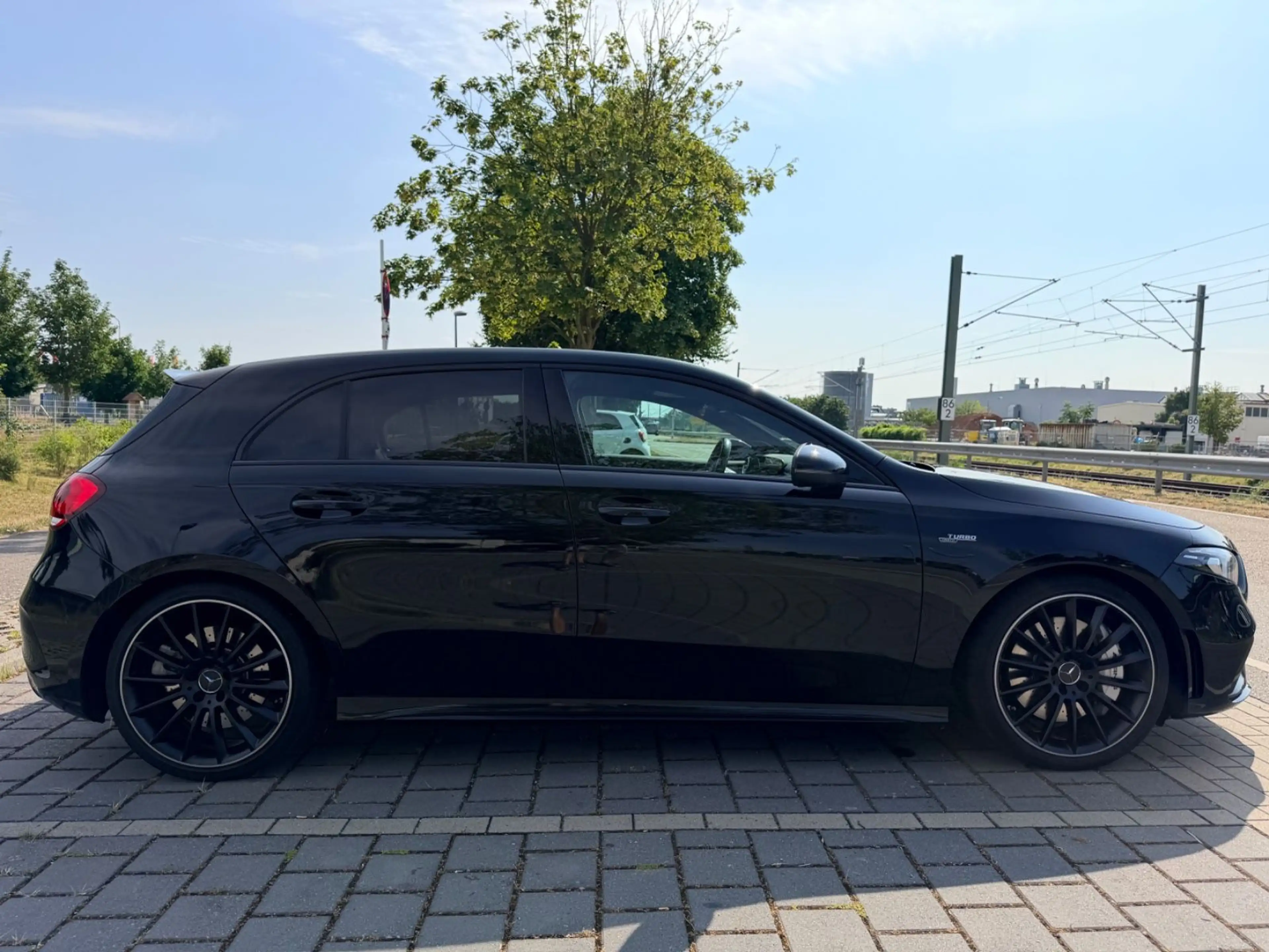 Mercedes-Benz A 35 AMG A A 35 AMG 4Matic Leder*P-Dach*LED uvm. — photo 8