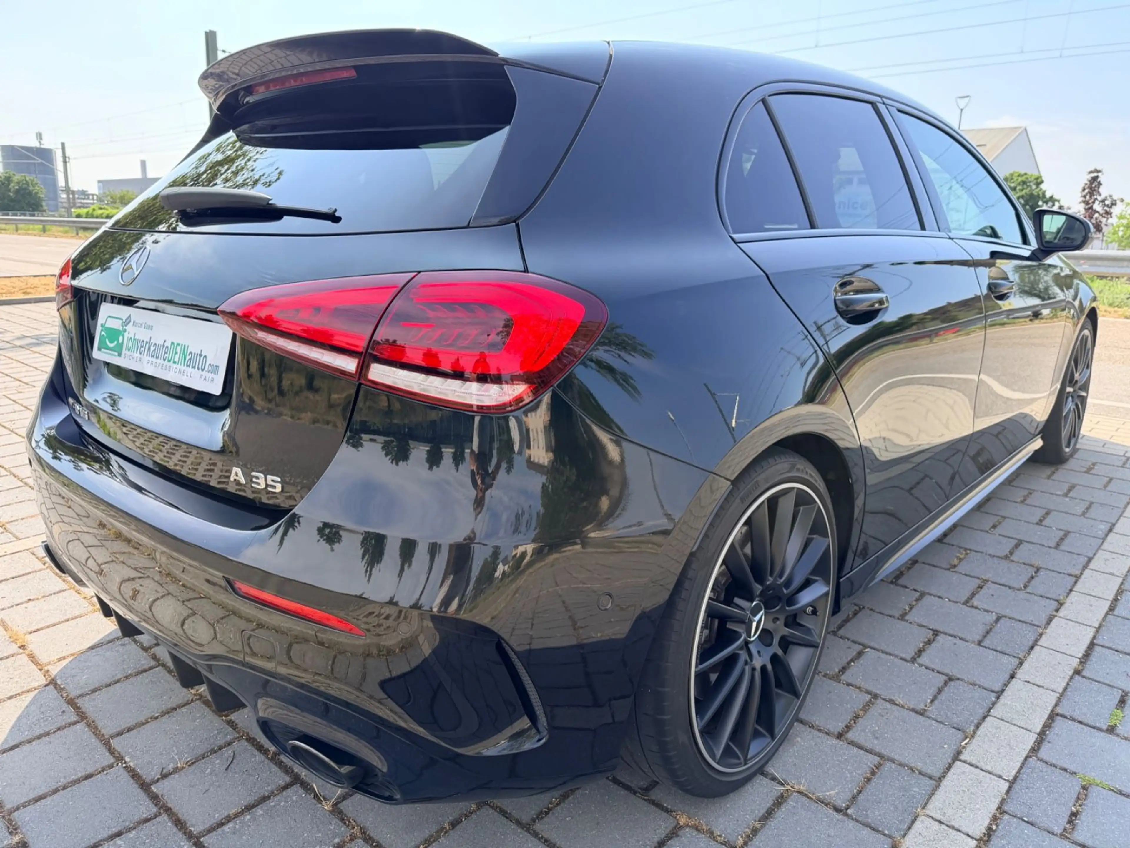 Mercedes-Benz A 35 AMG A A 35 AMG 4Matic Leder*P-Dach*LED uvm. — photo 5