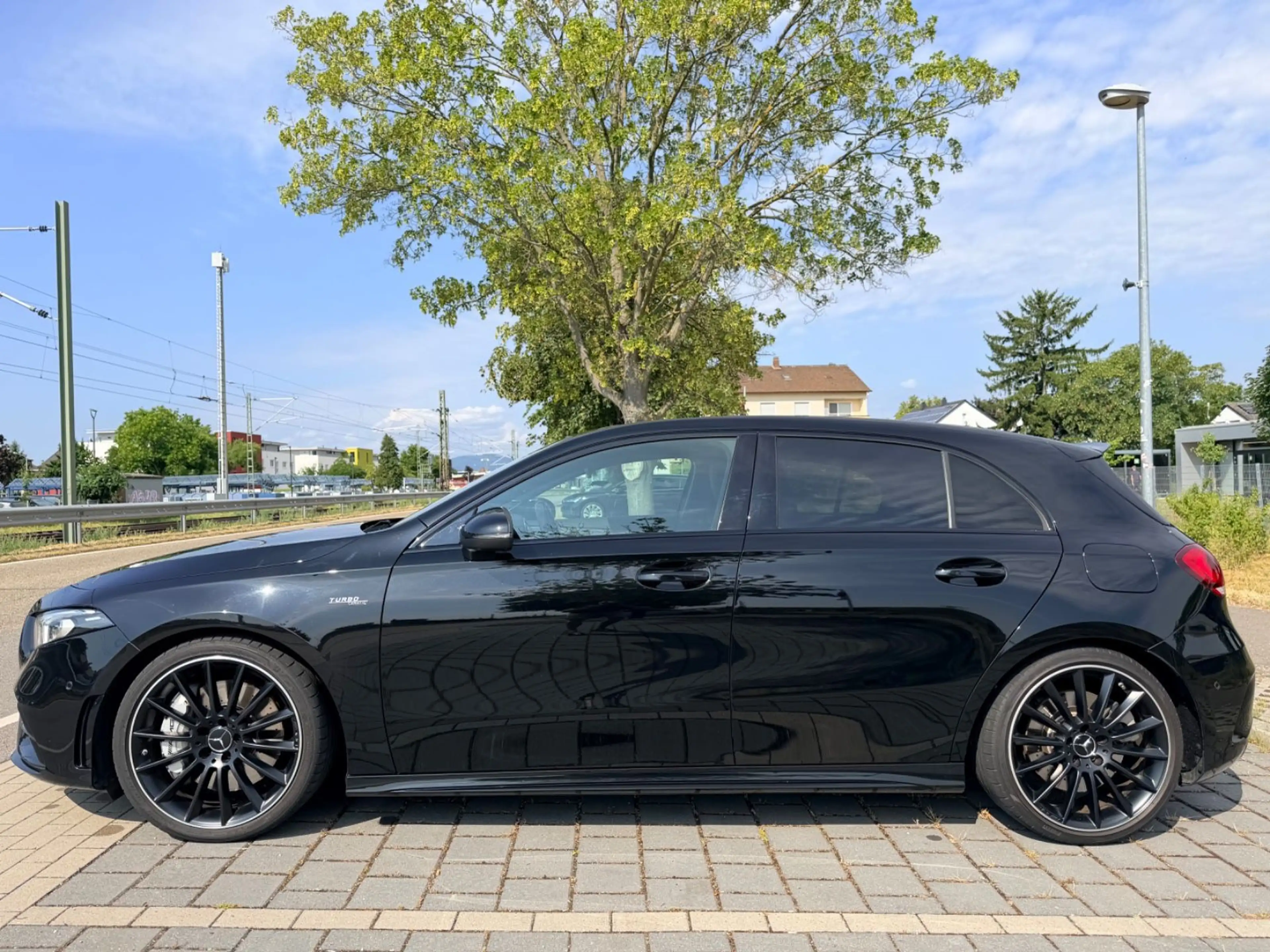 Mercedes-Benz A 35 AMG A A 35 AMG 4Matic Leder*P-Dach*LED uvm. — photo 9
