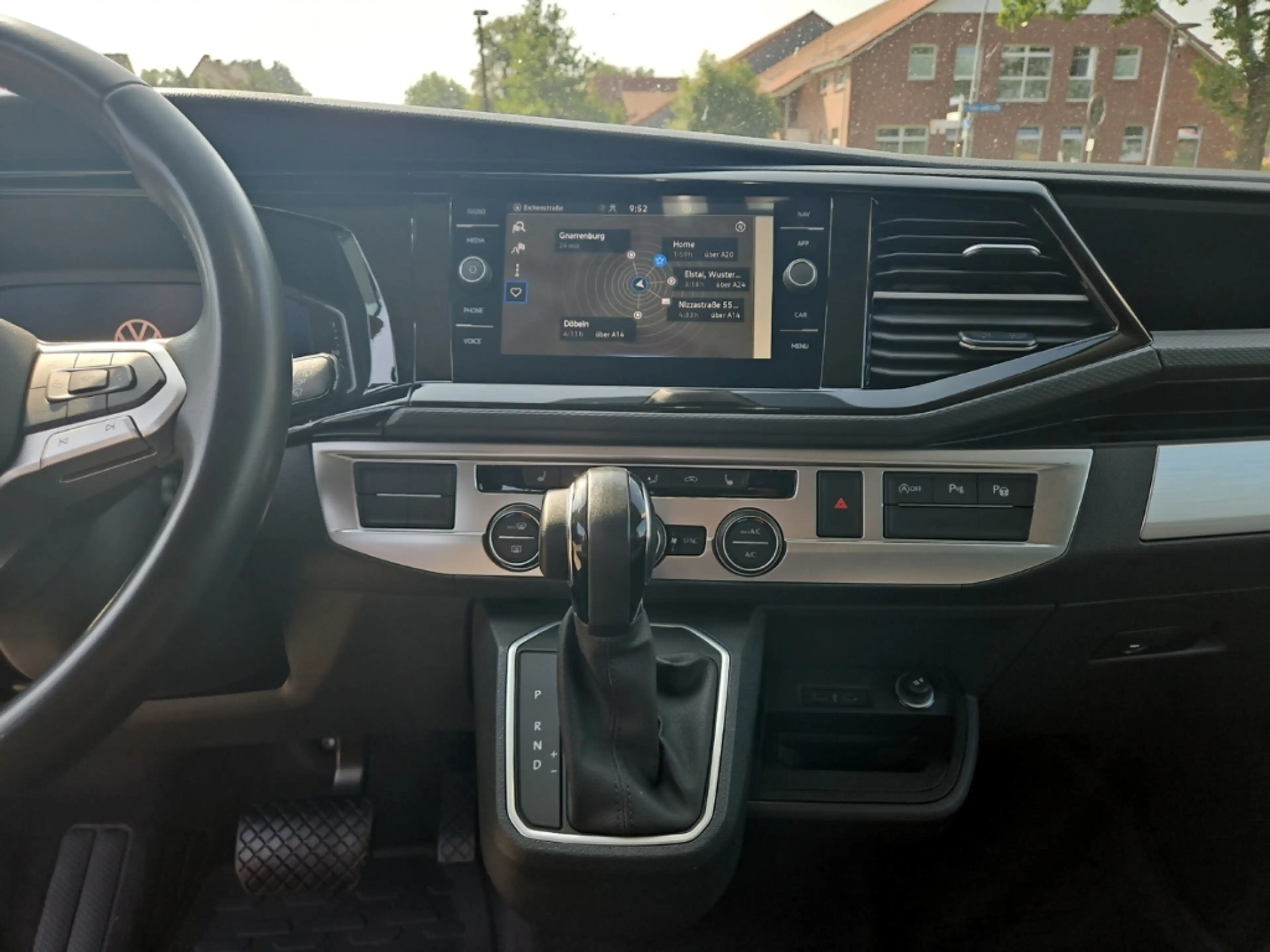 Volkswagen T6.1 Multivan 4MOTION 2.0 TDI Comfortline DSG LED ACC AHK NAV LM — photo 10