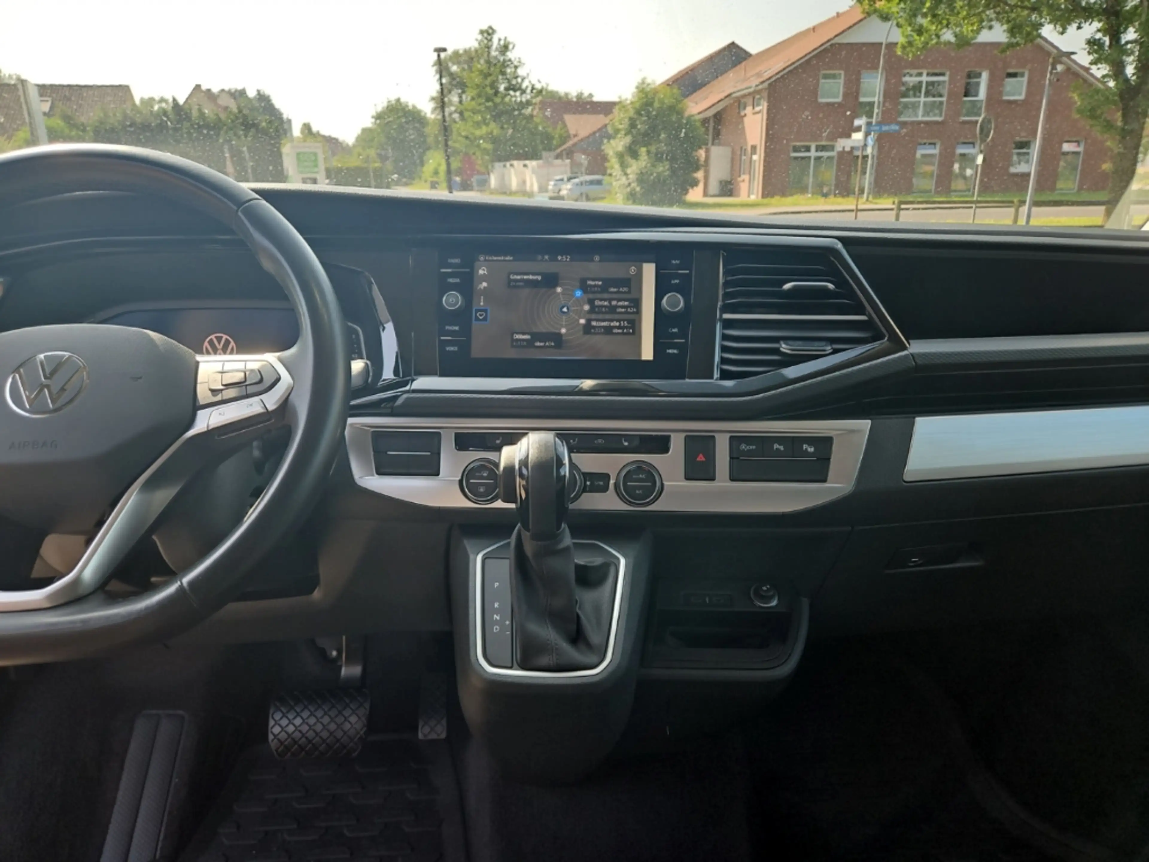 Volkswagen T6.1 Multivan 4MOTION 2.0 TDI Comfortline DSG LED ACC AHK NAV LM — photo 9