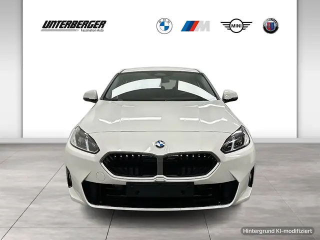 BMW 1 Series view 2