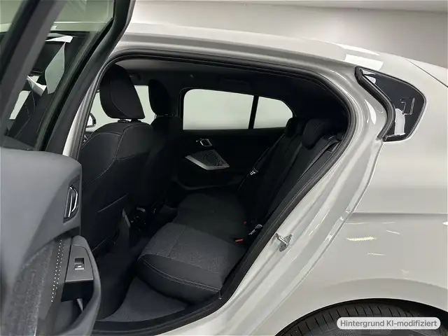BMW 1 Series view 11