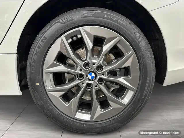 BMW 1 Series view 6