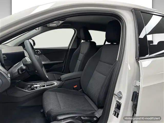 BMW 1 Series view 10