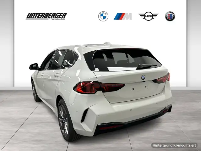 BMW 1 Series view 4