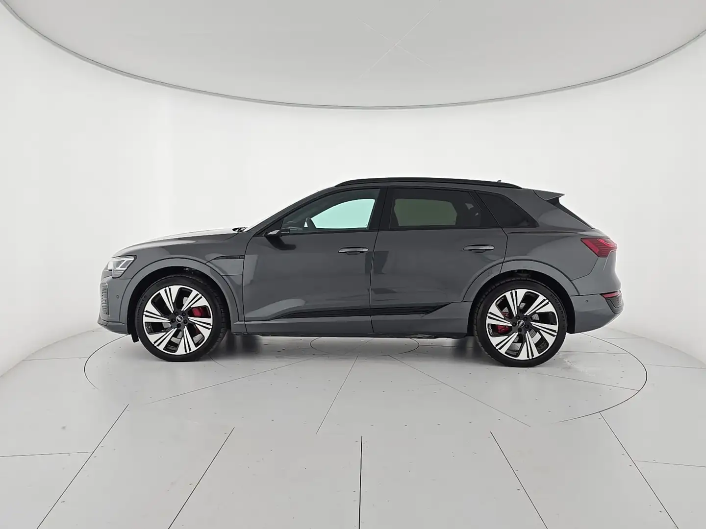 Audi Q8 e-tron 55 quattro S line edition Grigio - 2