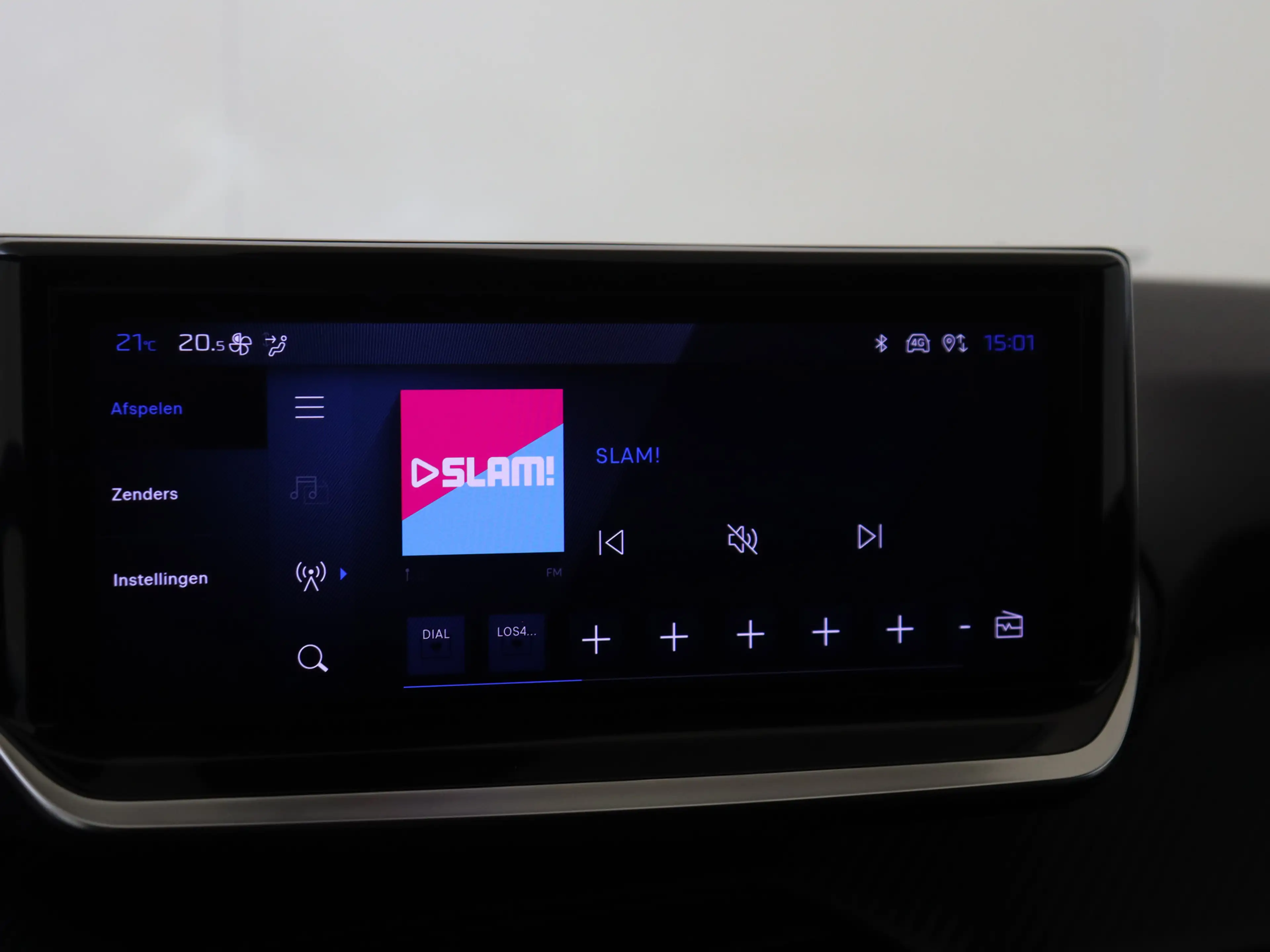 Peugeot e-208 EV Allure 51 kWh — photo 15