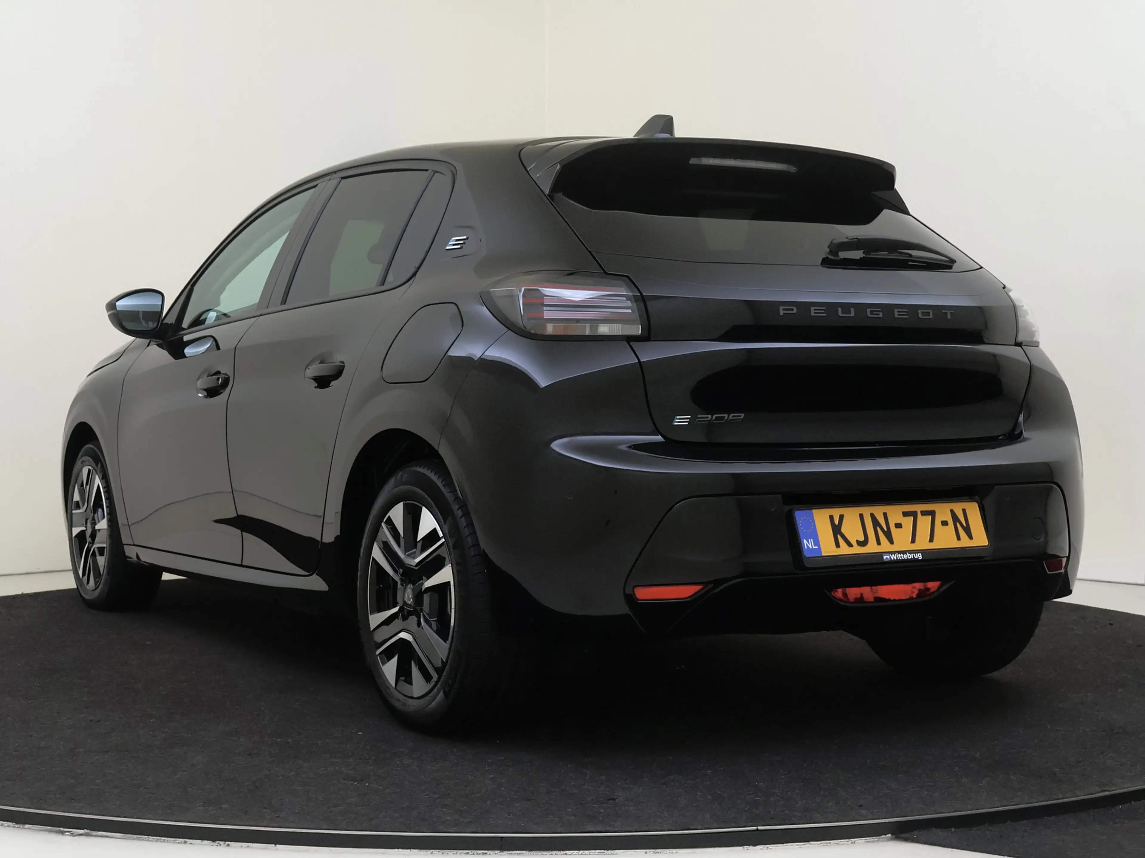 Peugeot e-208 EV Allure 51 kWh — photo 4