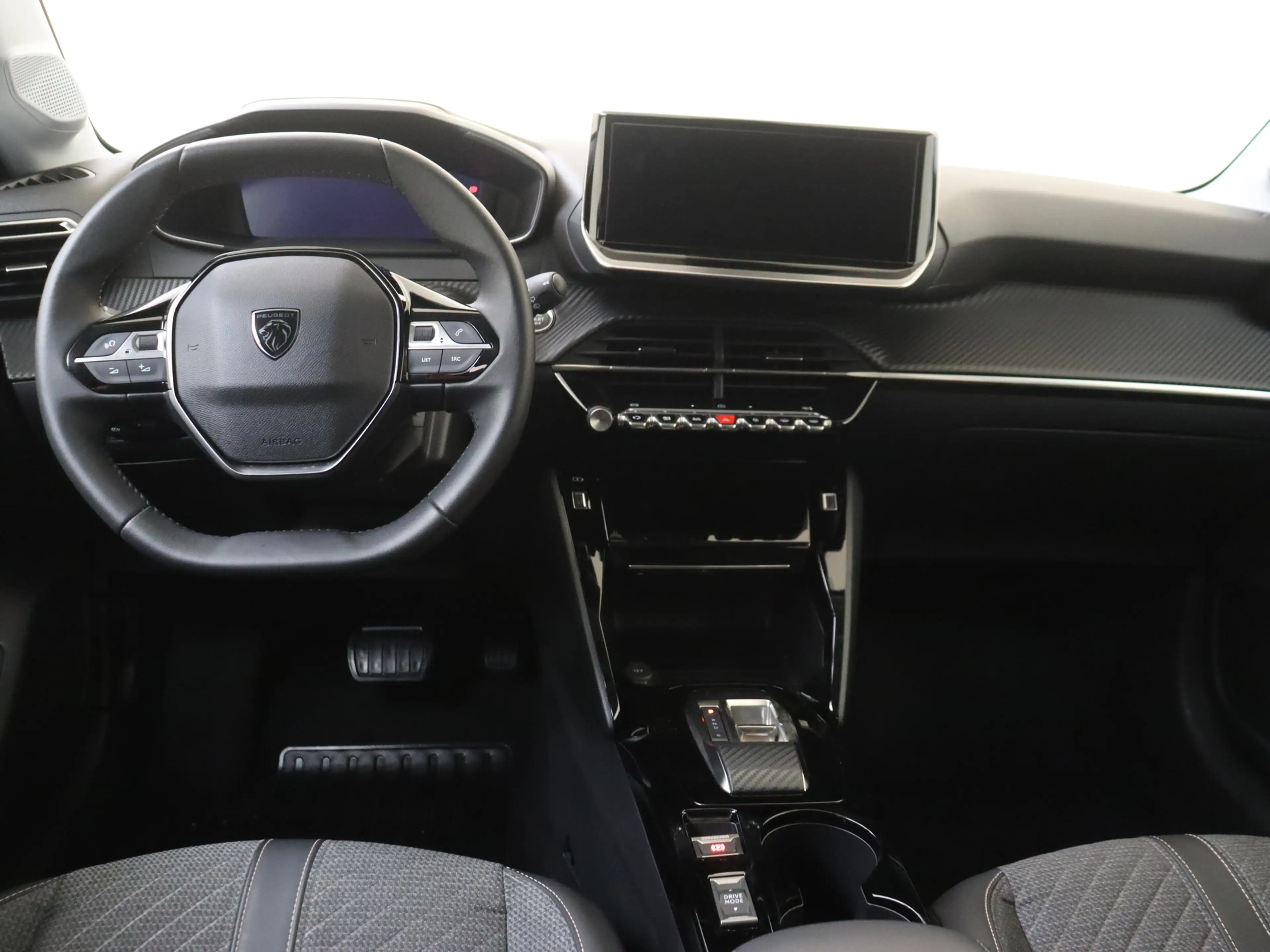 Peugeot e-208 EV Allure 51 kWh — photo 5