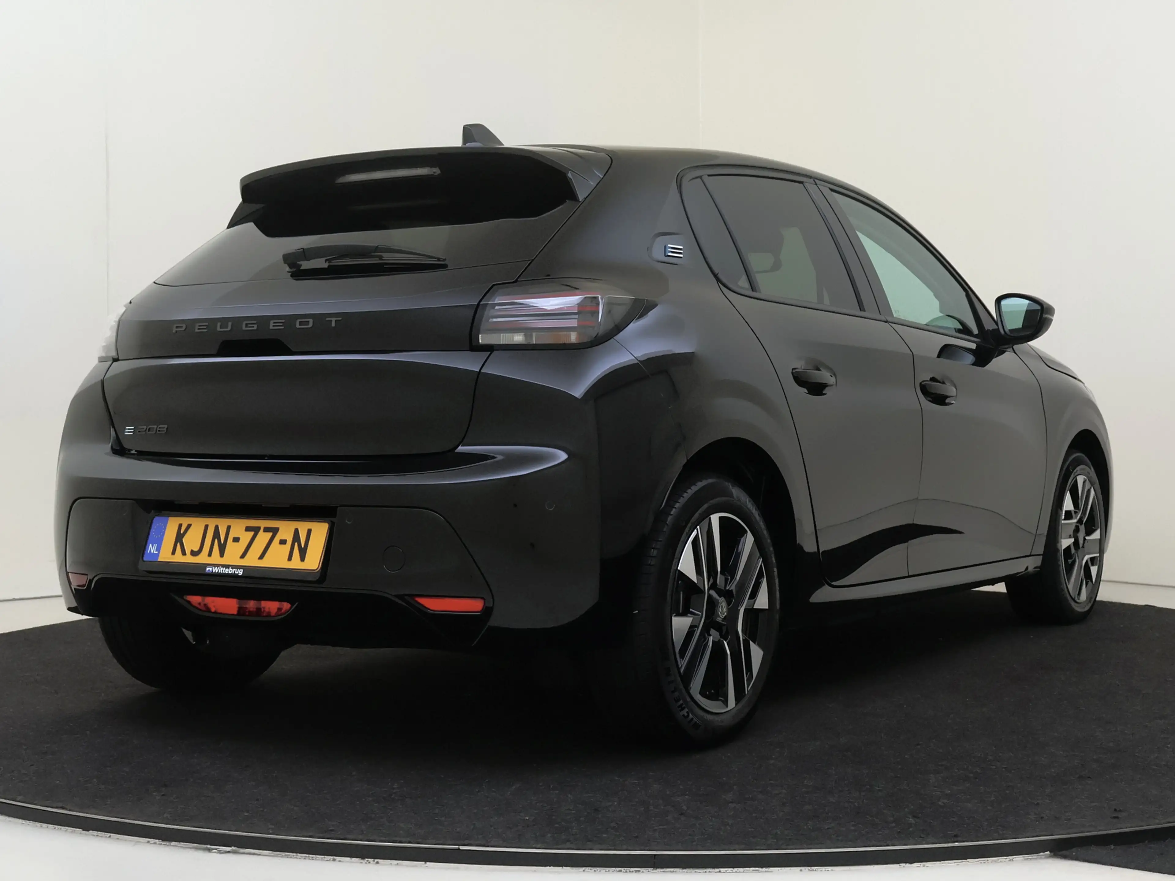 Peugeot e-208 EV Allure 51 kWh — photo 11
