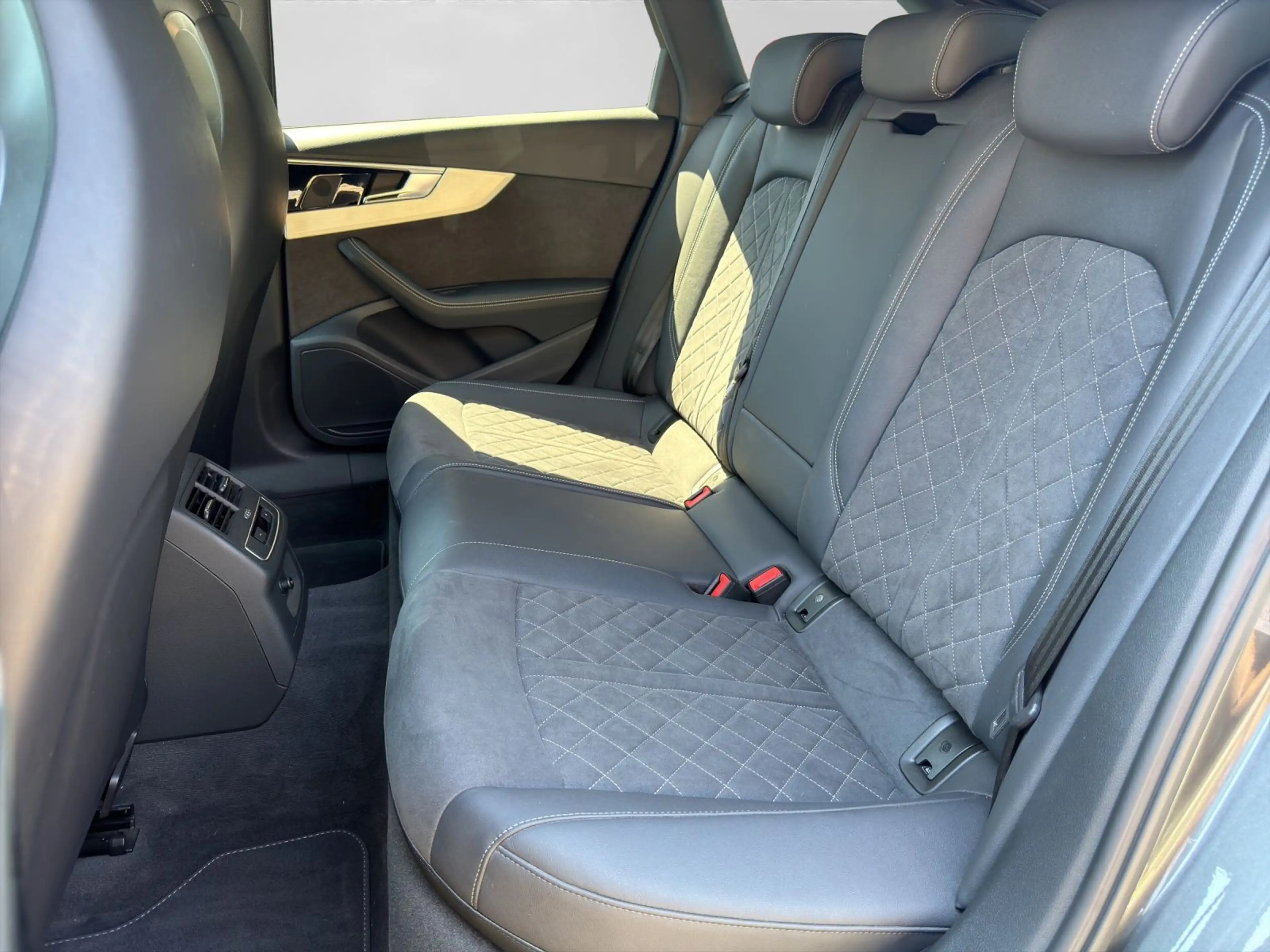 Audi RS4 RS4 Avant TFSI Q 280km/h RS-ABGAS MATRIX-LED — photo 6
