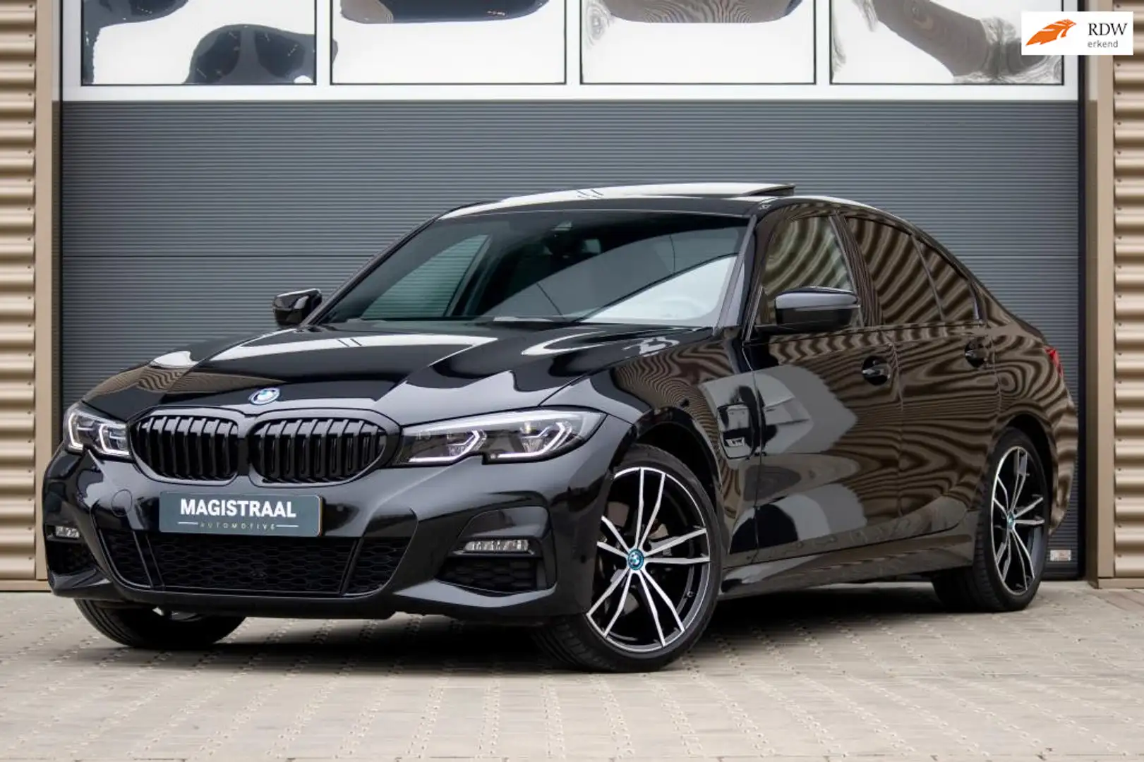 BMW 320 3-serie 320e | BTW | Pano | M sport | Stoelverwarm Nero - 1