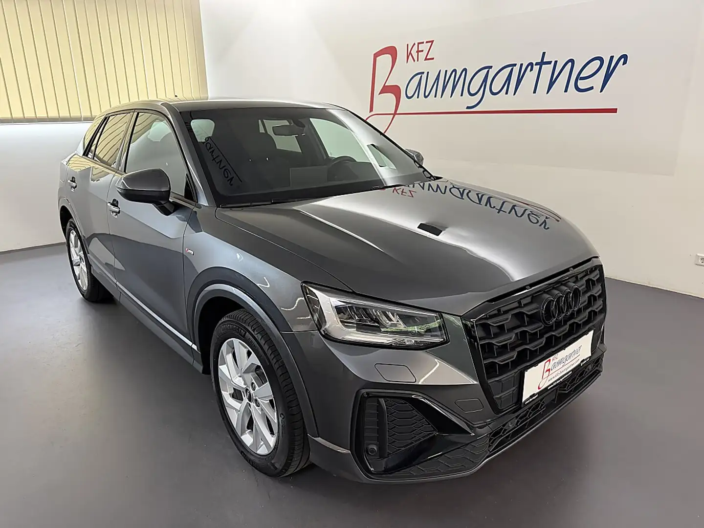 Audi Q2 30TDI S-tronic *S-LINE*LED*NAVI*Teilledersitze*... Grau - 1