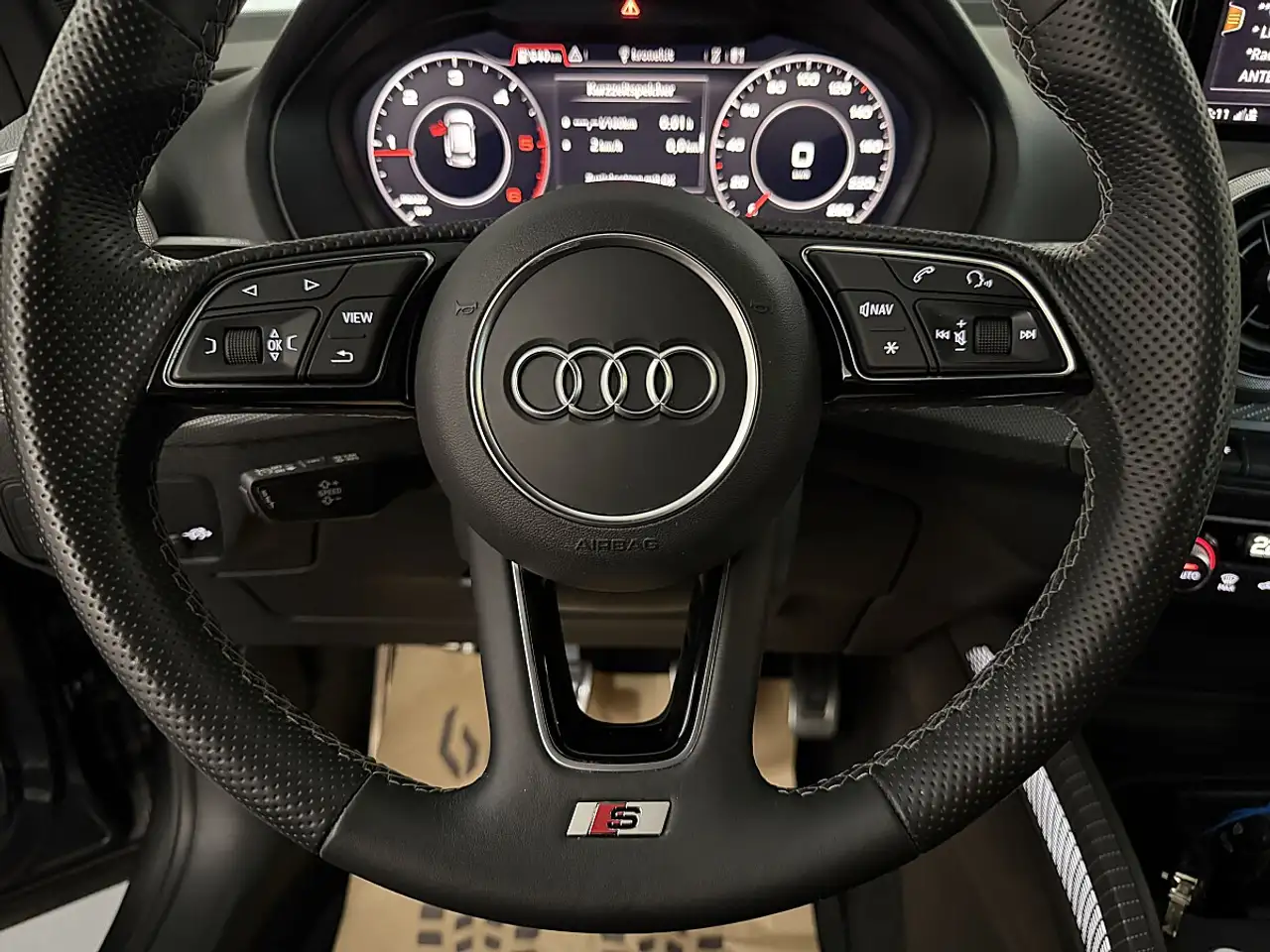 Audi Q2 30TDI S-tronic *S-LINE*LED*NAVI*Teilledersitze*..., миниатюра 7