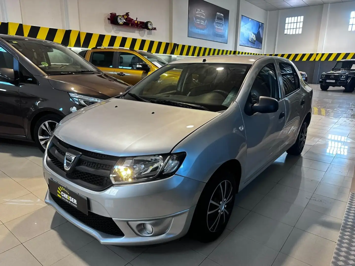 Dacia Logan 1.2 16v Ambiance Music Gris - 1