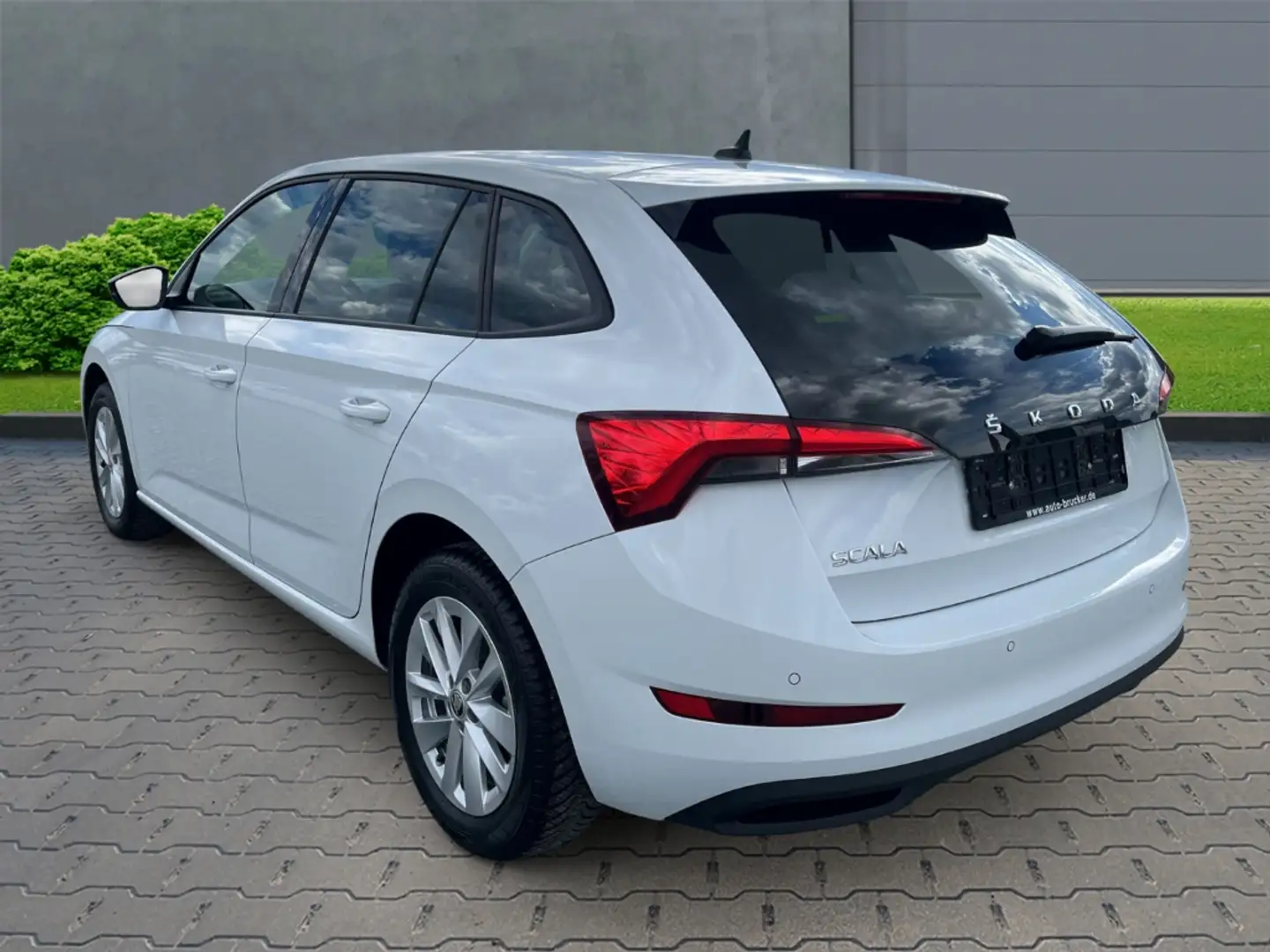 Skoda Scala Selection 1.0 TSI+Alufelgen+Klimaautomatik+LED Weiß - 2