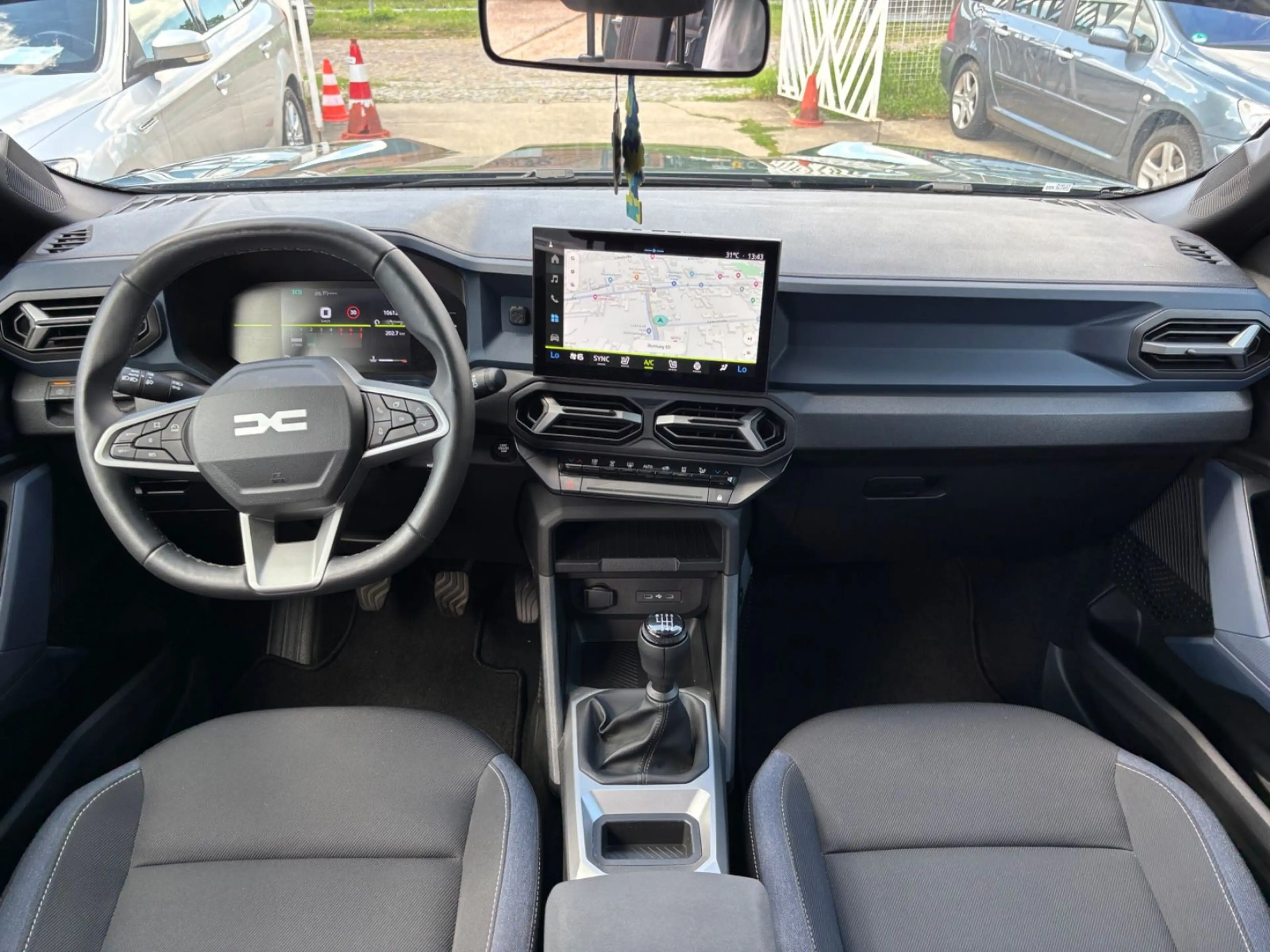 Dacia Bigster TCe 140 Mild-Hybrid 1-Hand Klima Kamera — photo 11