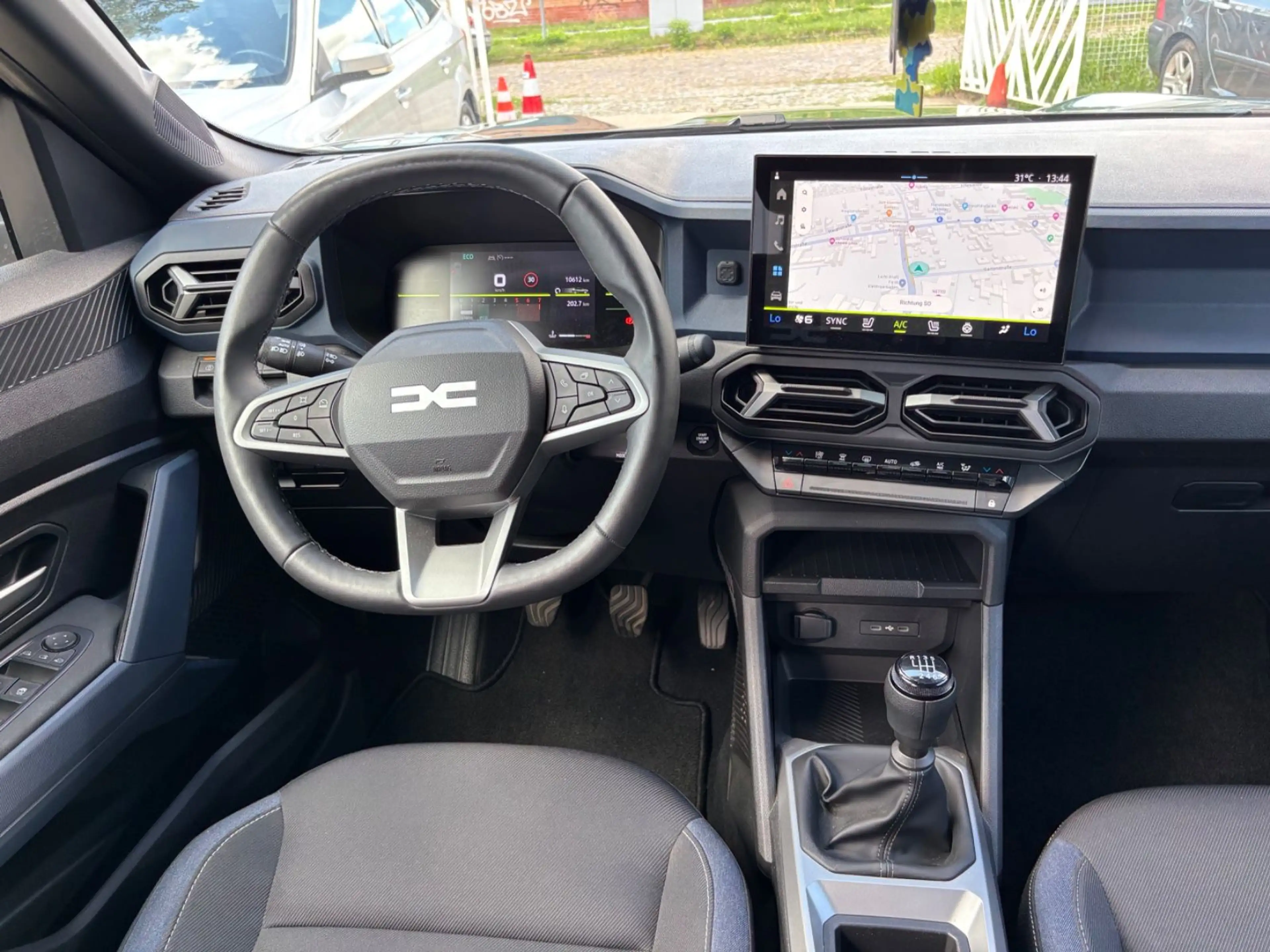 Dacia Bigster TCe 140 Mild-Hybrid 1-Hand Klima Kamera — photo 15