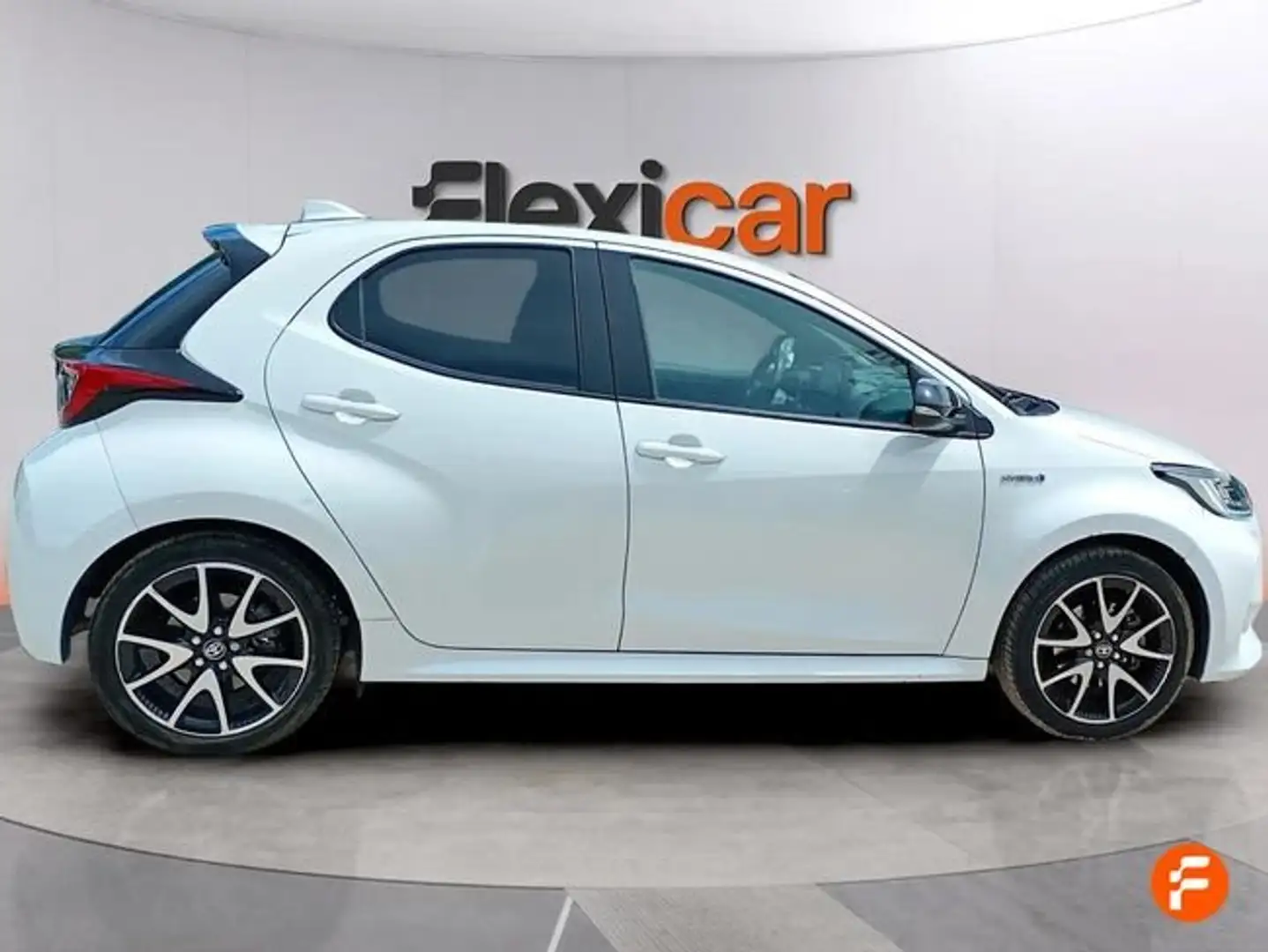 Toyota Yaris 120H 1.5 Style Blanco - 2