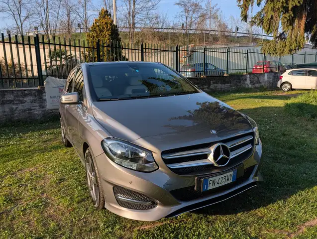Mercedes-Benz B 180 B 180 Premium