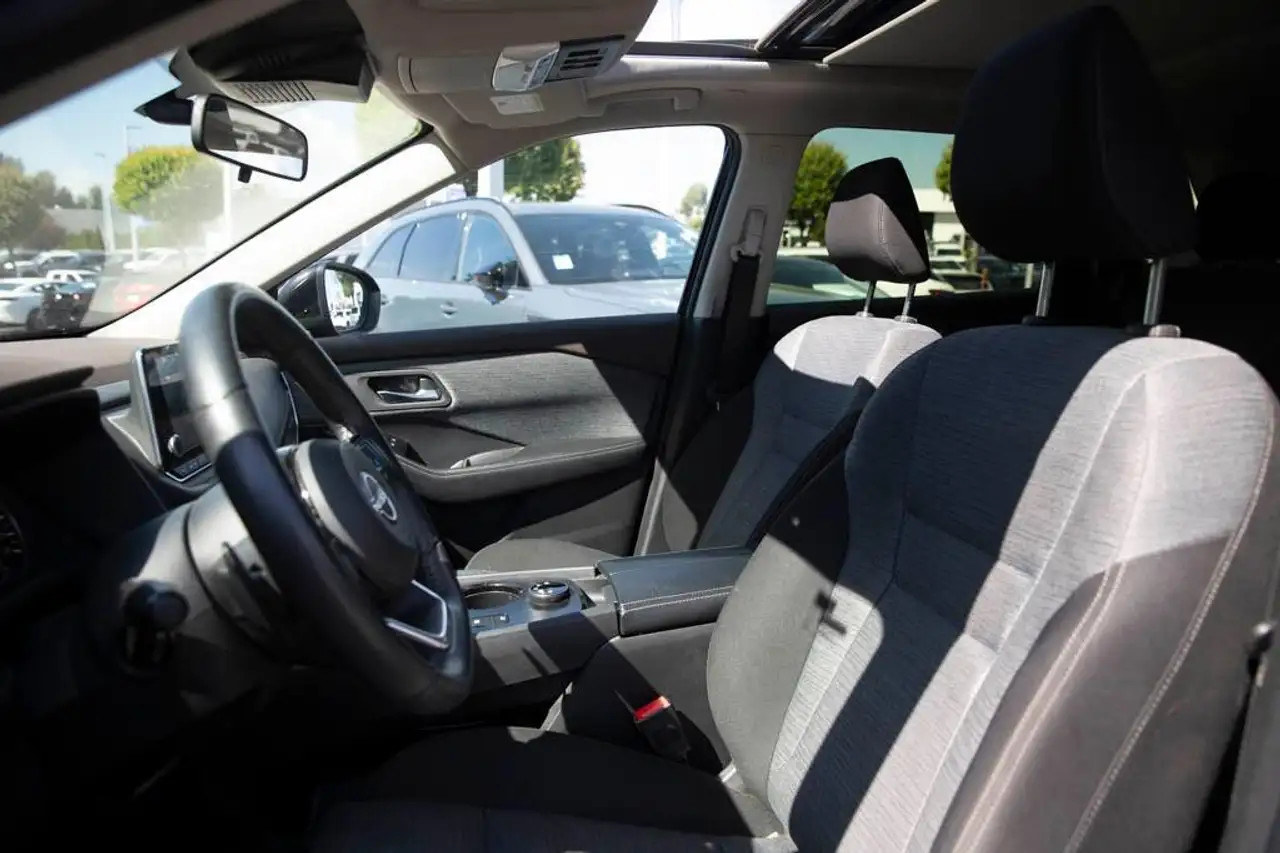 Nissan Rogue fotografie Nissan Rogue
