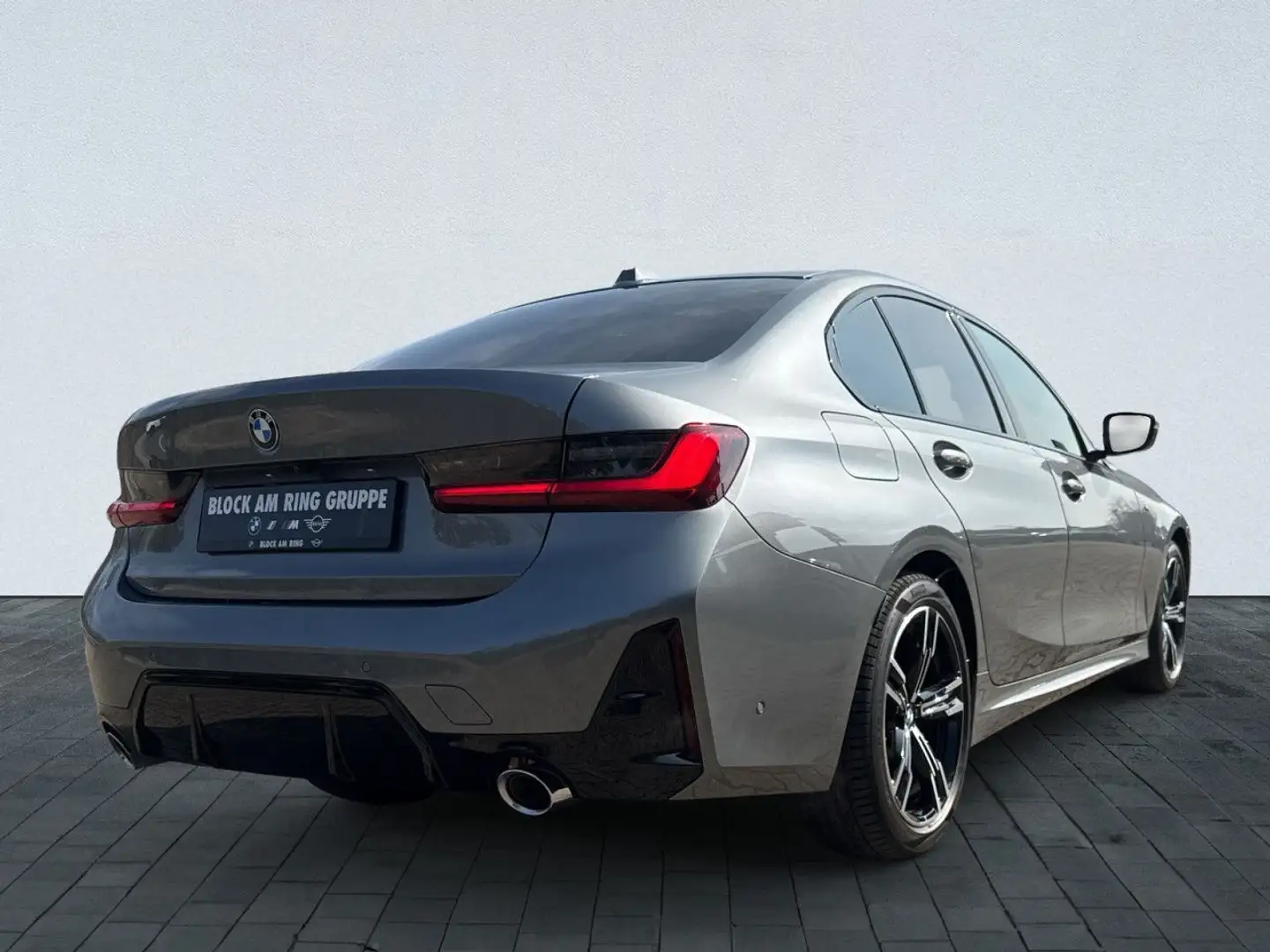 BMW 318 i Limousine Sportpaket Bluetooth Navi LED Klima Grau - 2