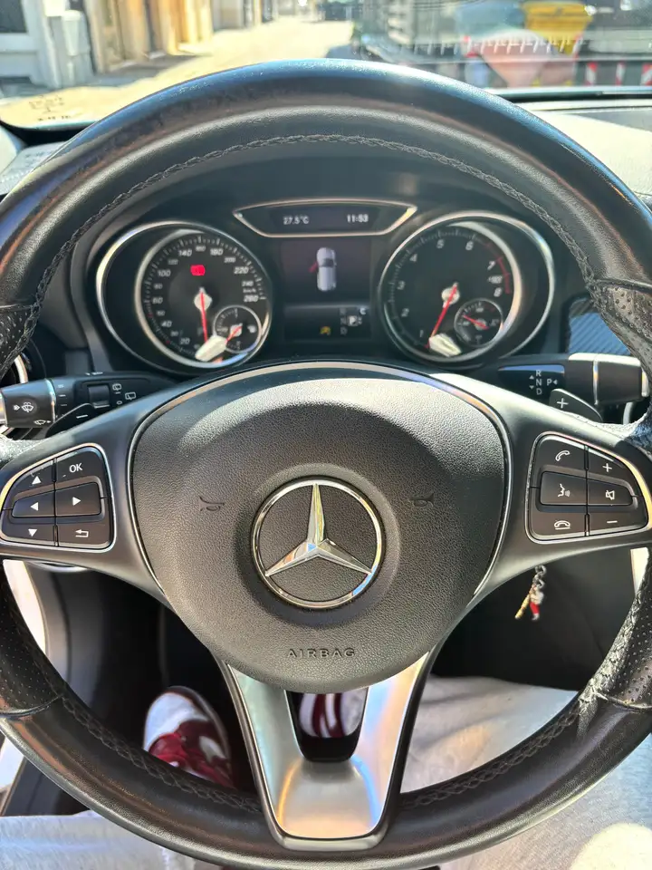 Mercedes-Benz GLA 200