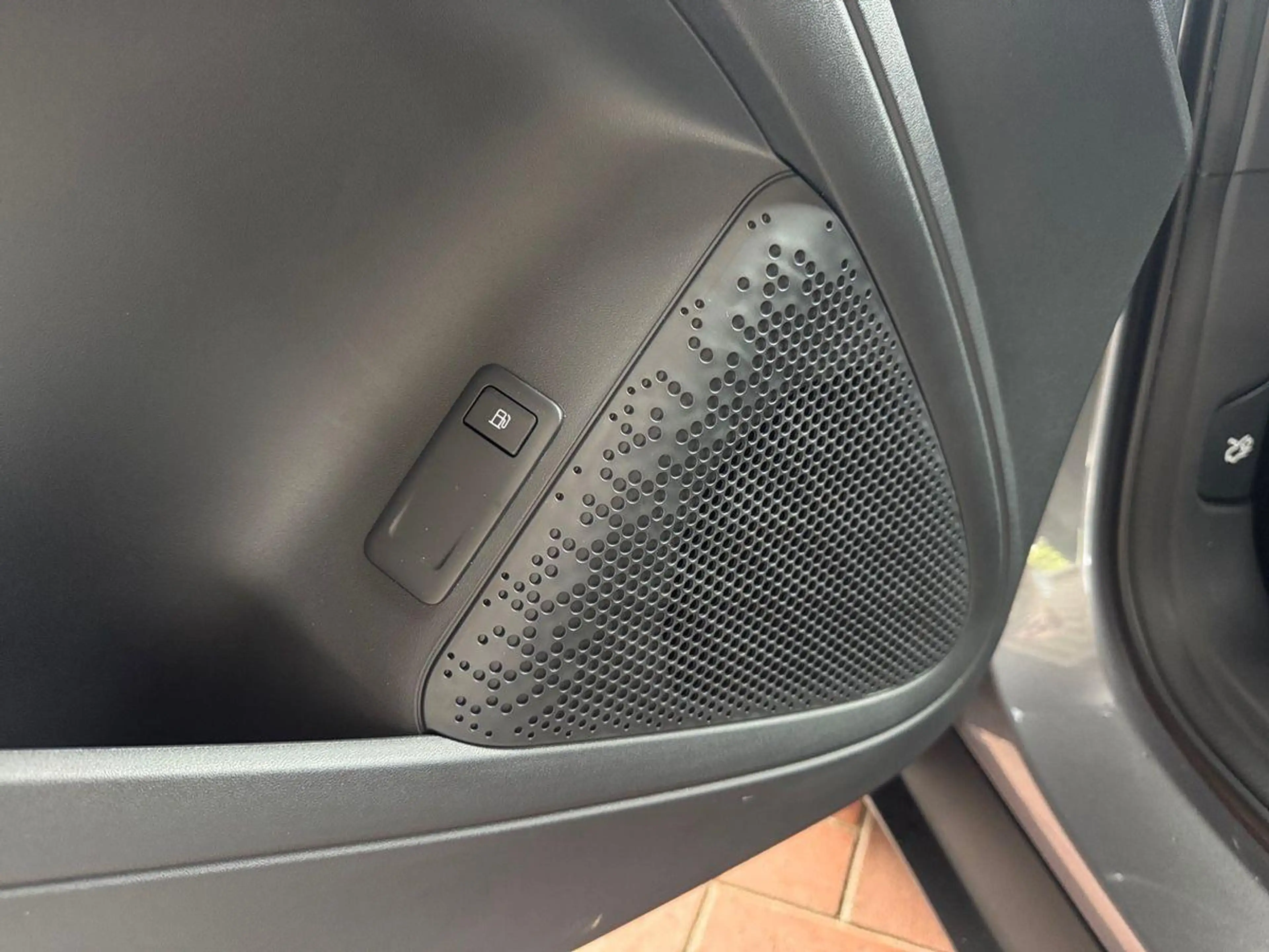BYD Dolphin G 1.5 DM-i PHEV 129 kW Active — photo 15