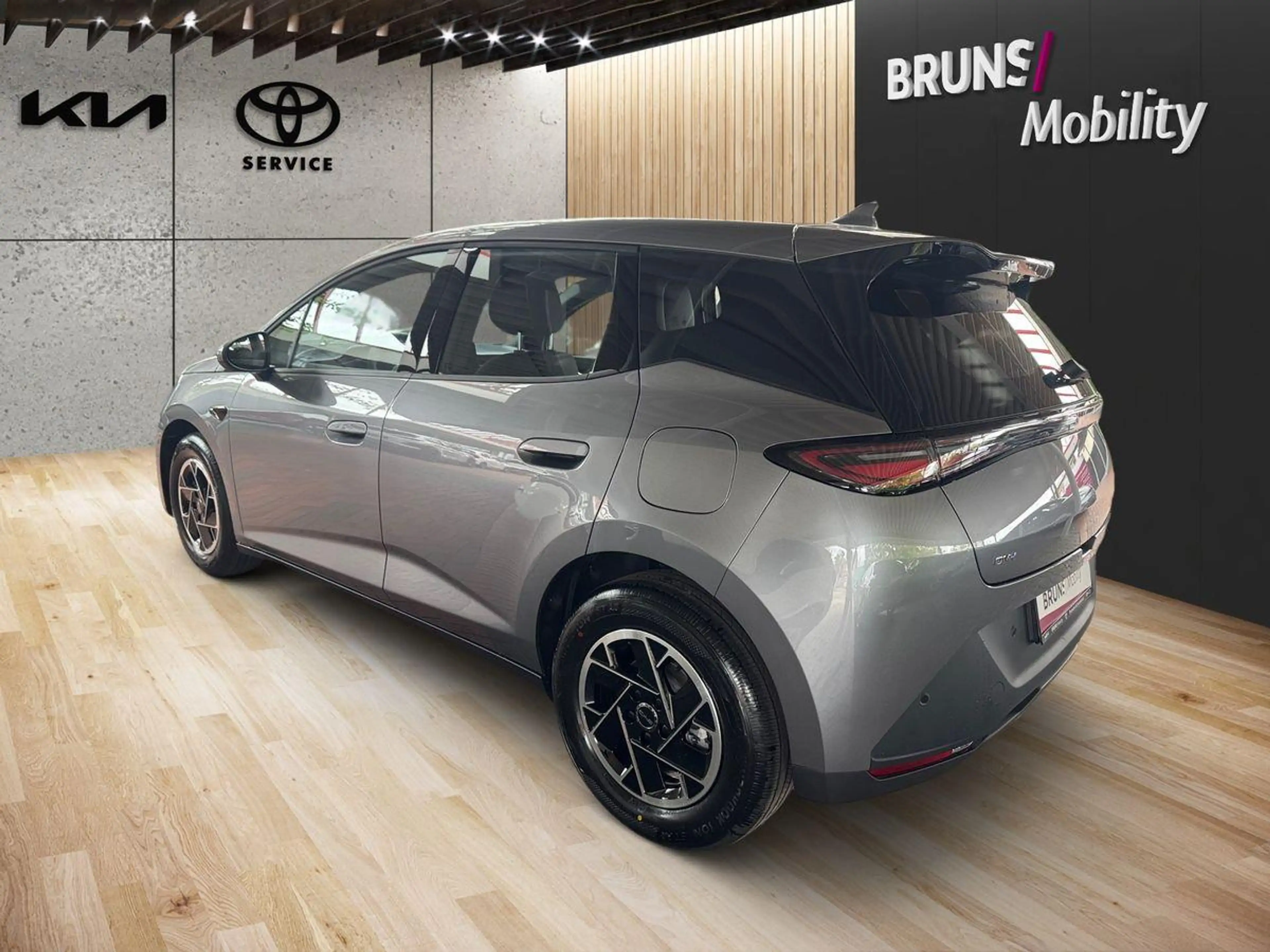 BYD Dolphin G 1.5 DM-i PHEV 129 kW Active — photo 5