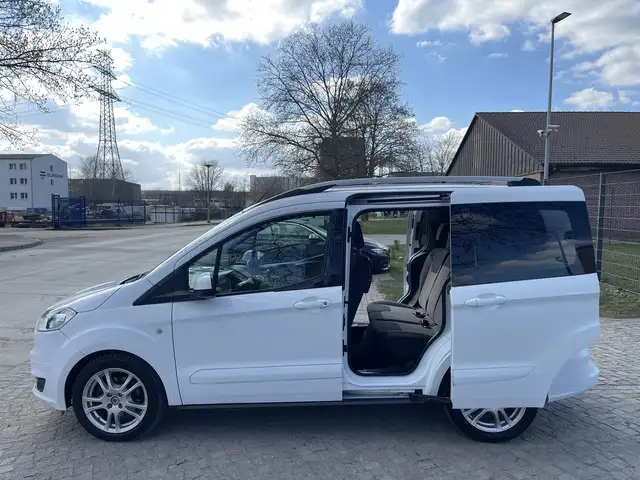Ford Tourneo Courier Titanium