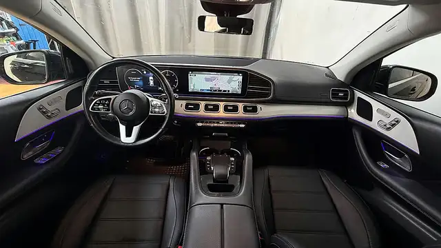 Mercedes-Benz Gle view 19