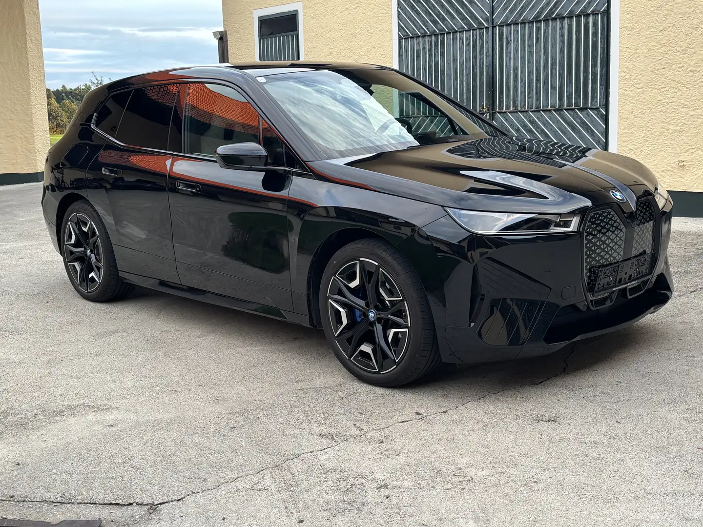 BMW iX xDrive50 105kWh, M Paket, Laser, Wärmepaket Schwarz - 1
