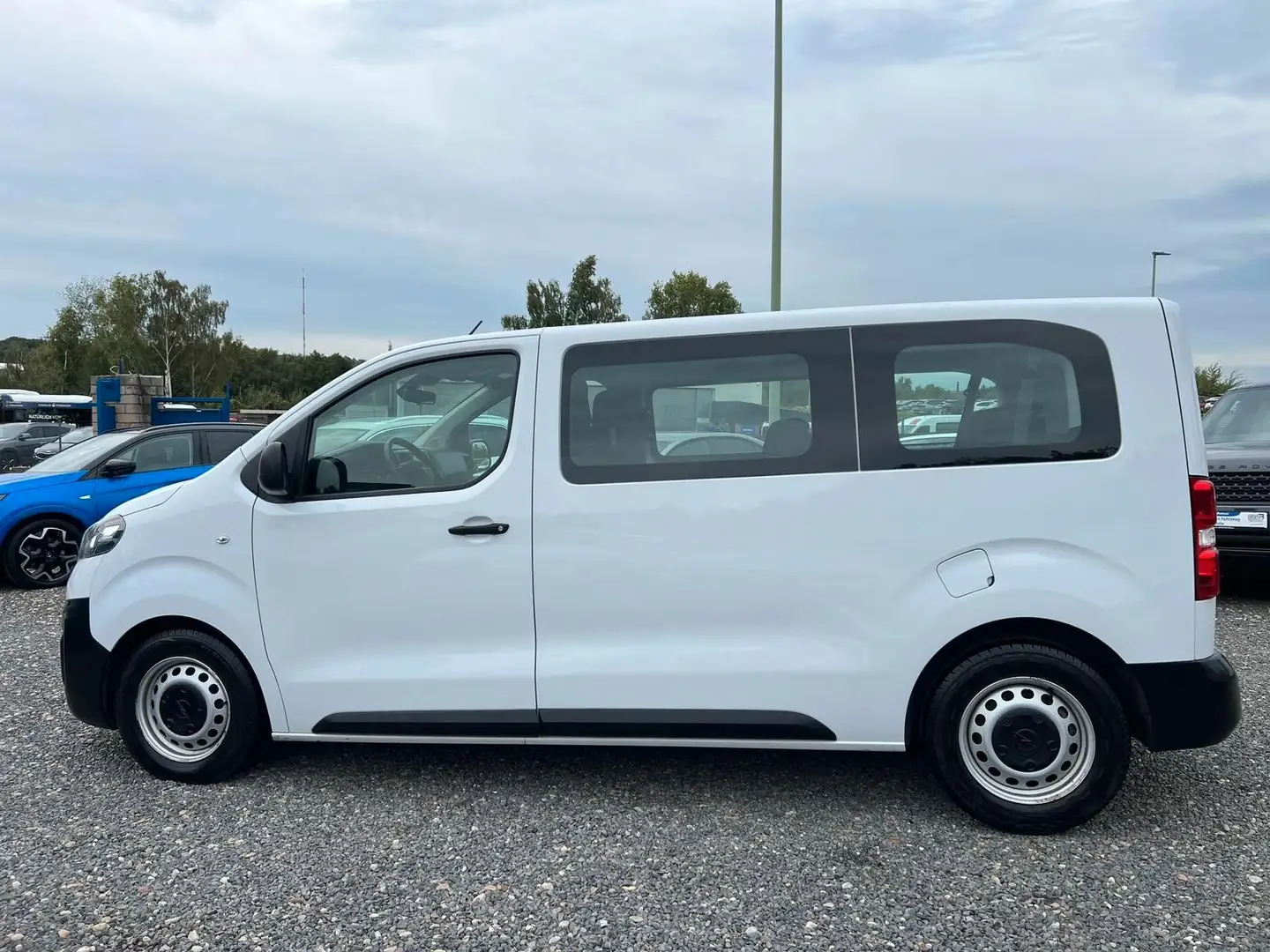 Opel Vivaro VIVARO-9SITZE-NAVI-DAB-PDC-TEMPOMAT-KLIMA Weiß - 2