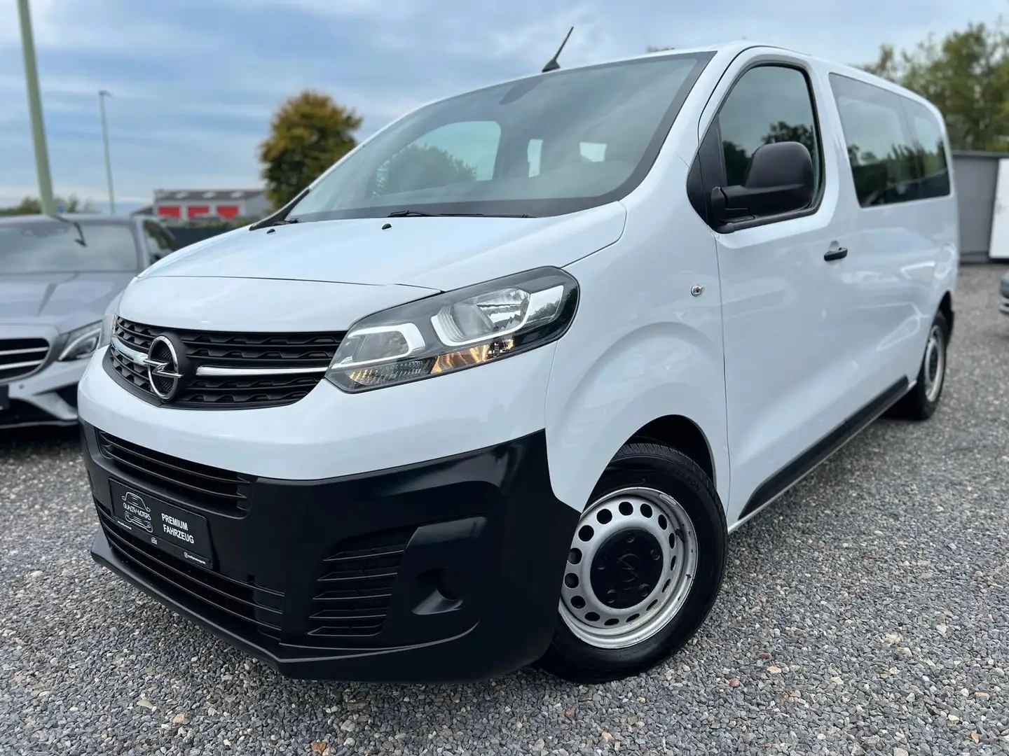 Opel Vivaro VIVARO-9SITZE-NAVI-DAB-PDC-TEMPOMAT-KLIMA Weiß - 1
