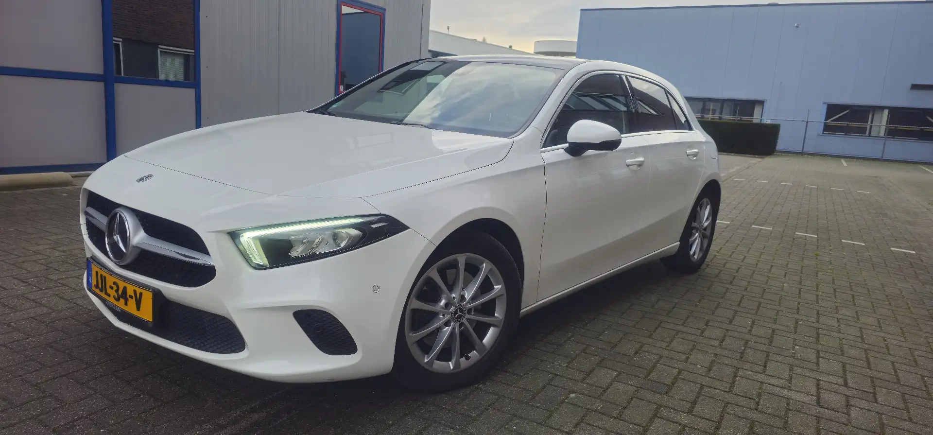 Mercedes-Benz A 220 Mercedes-Benz A-Klasse A220 190pk 7G- DCT 2019 Wit - 1