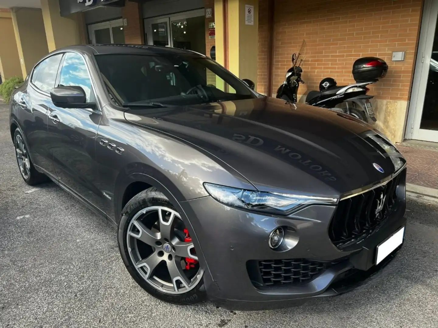 Maserati Levante V6 Diesel 275 CV AWD Gransport Grau - 1