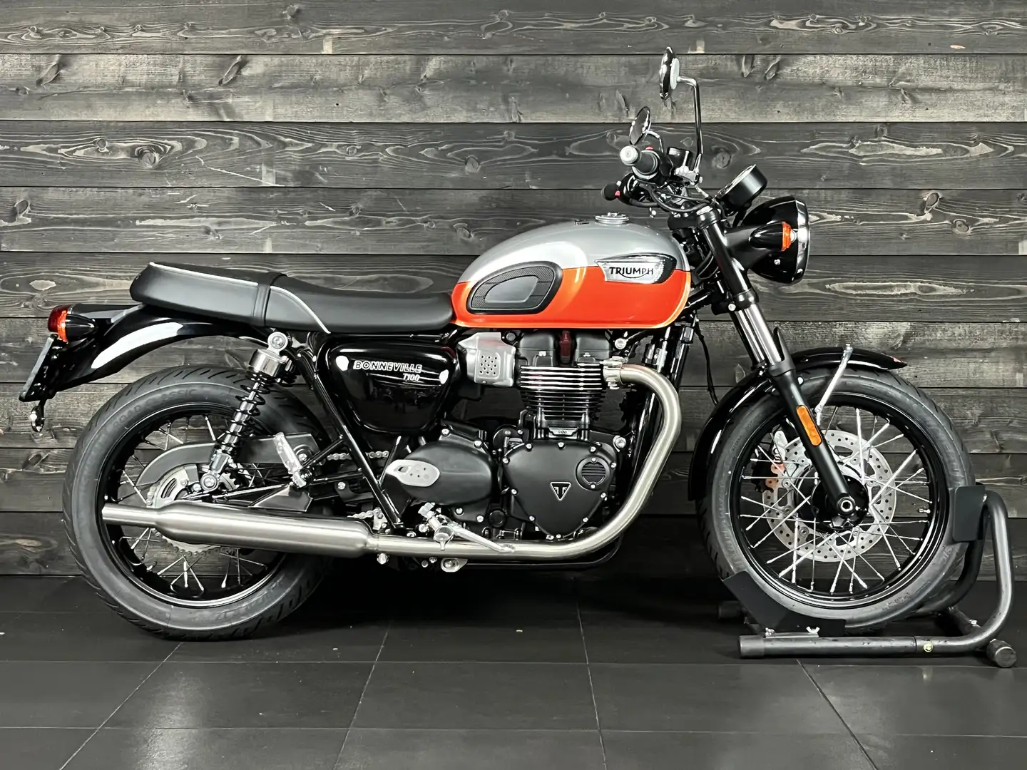 Triumph Bonneville T100 Оранжевий - 1