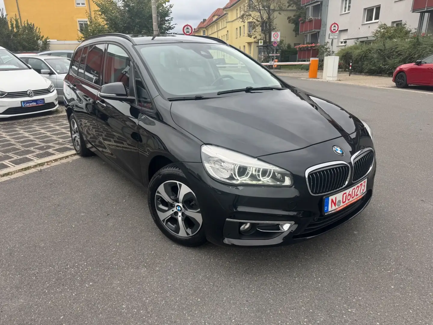 BMW 218 Baureihe 2 Gran Tourer 218 i Advantage Schwarz - 1