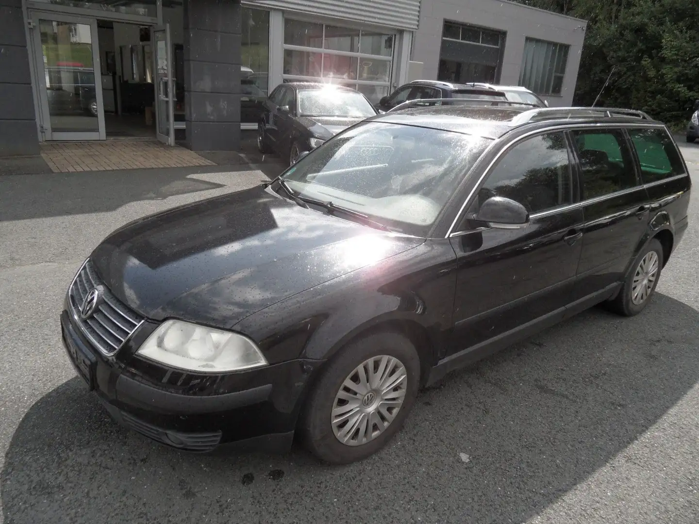 Volkswagen Passat Variant Trendline AHK Schwarz - 2