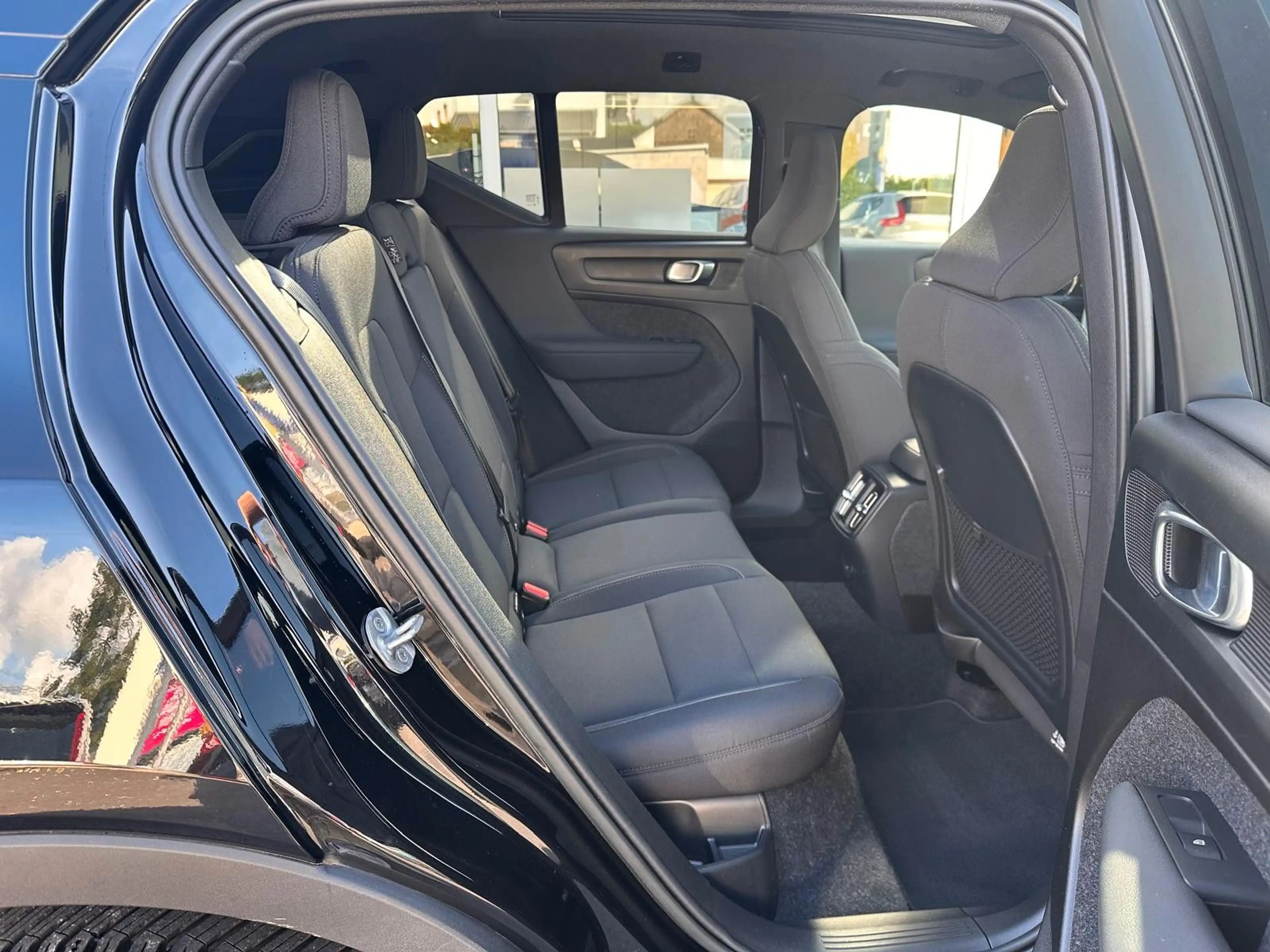 Volvo XC40 FWD Ultimate Pure Electric Pano,360°,BLIS — photo 17