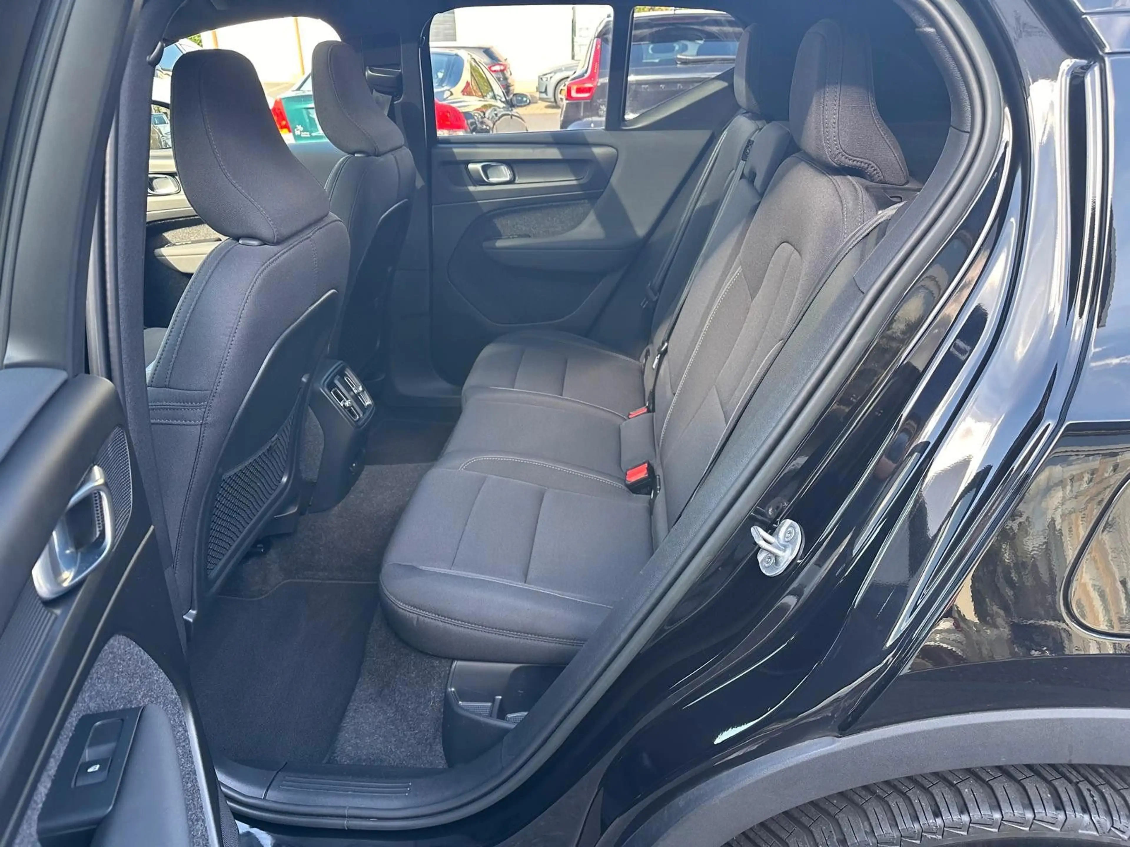 Volvo XC40 FWD Ultimate Pure Electric Pano,360°,BLIS — photo 16