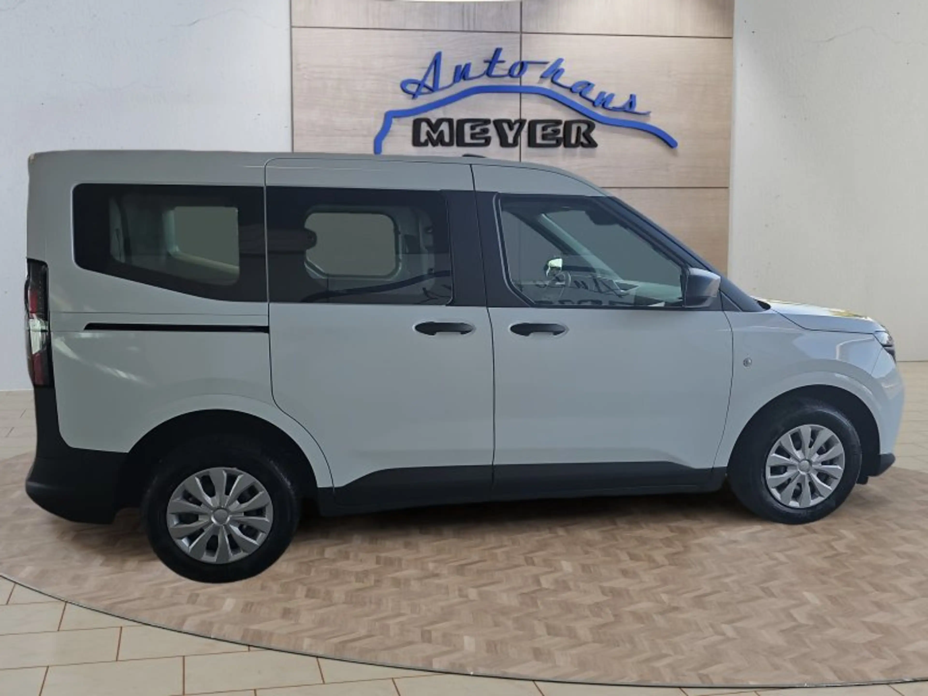 Ford Tourneo Courier 1.0 125PS 5*J.Gar/Winterp/Pdc/Klima    ** — photo 6