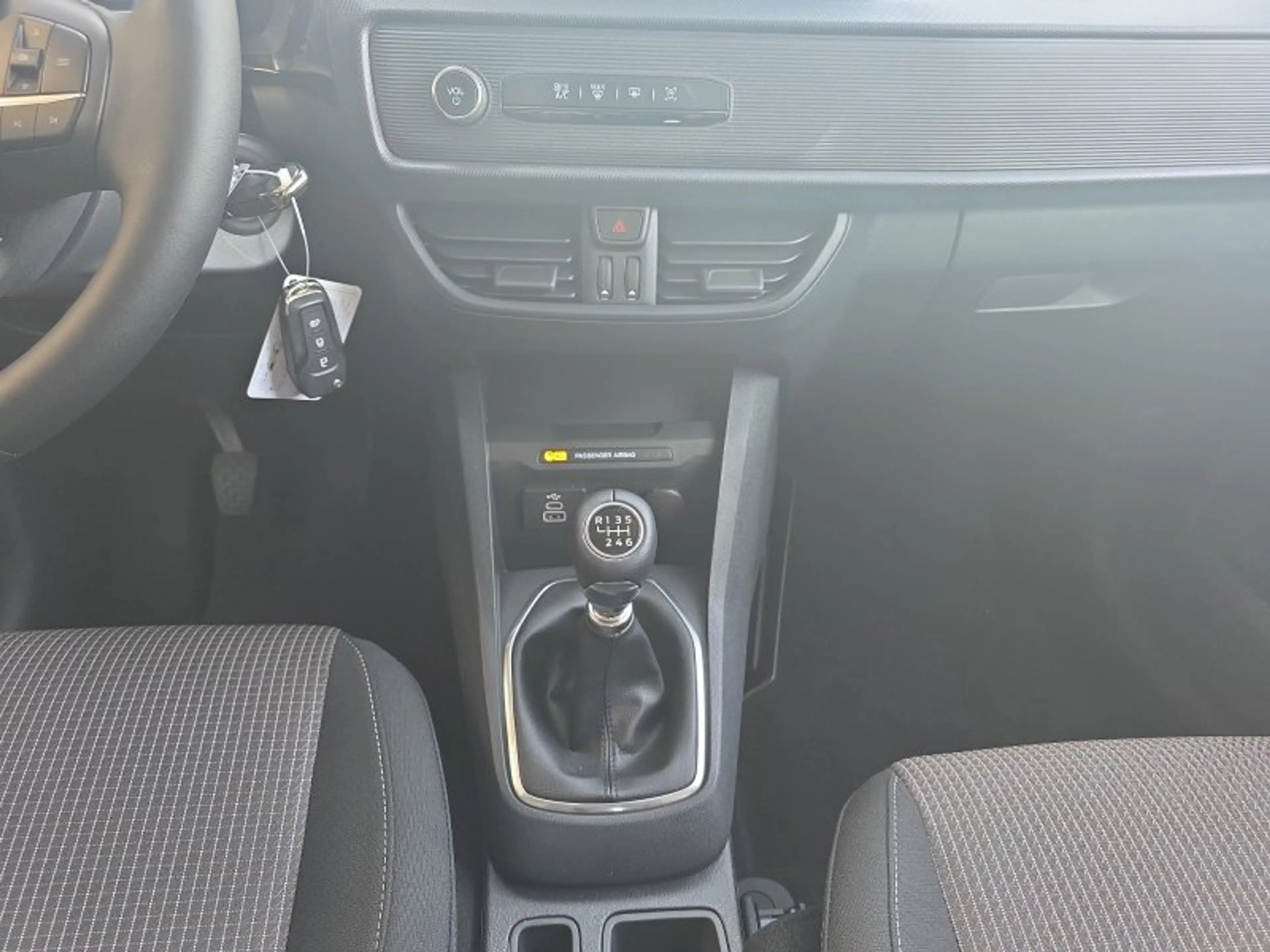 Ford Tourneo Courier 1.0 125PS 5*J.Gar/Winterp/Pdc/Klima    ** — photo 12