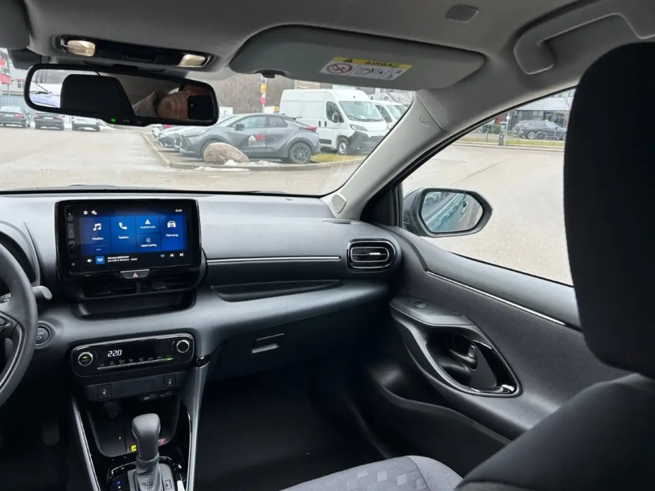 Toyota Yaris Hybrid 1,5L Teamplayer Safety + Comfort Paket 15