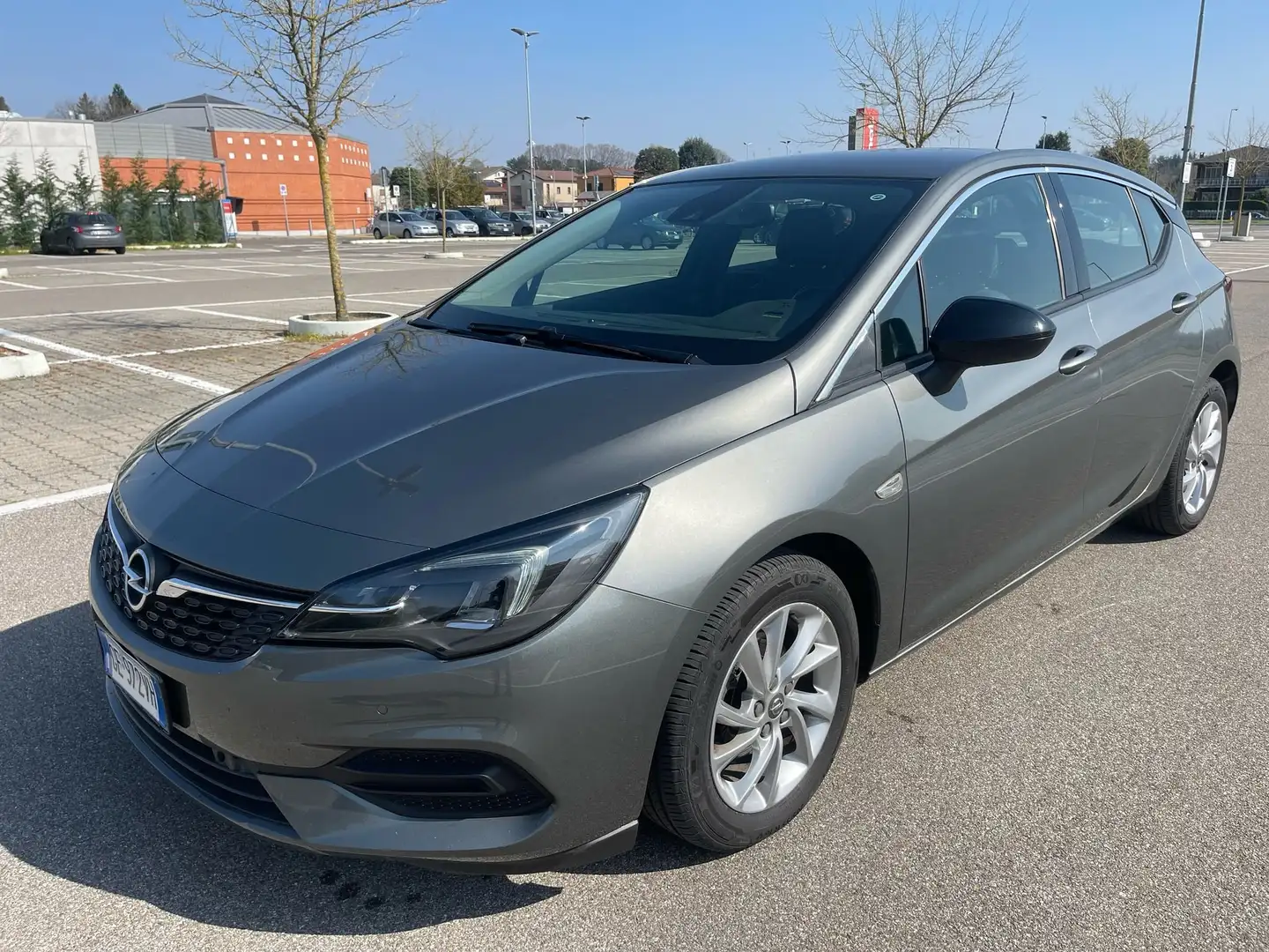 Opel Astra Astra 5p 1.2 t Business Elegance s Gris - 2
