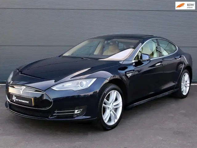 Tesla Model S 85 Pano, Luchtvering, Leder, 19", LED, Navi, Parke