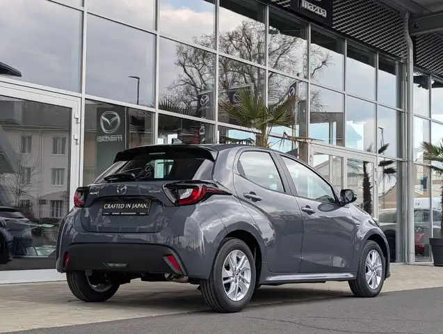 Mazda Mazda2 view 8