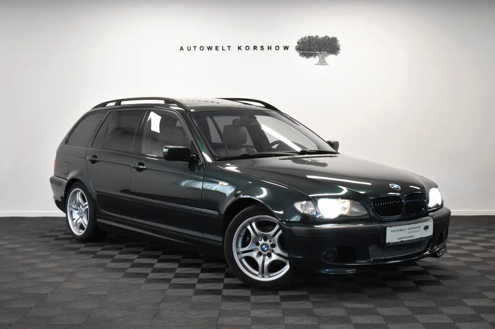 BMW 325 i Touring M-Paket *XENON *S-DACH *SHZ *H&K Zelená - 1